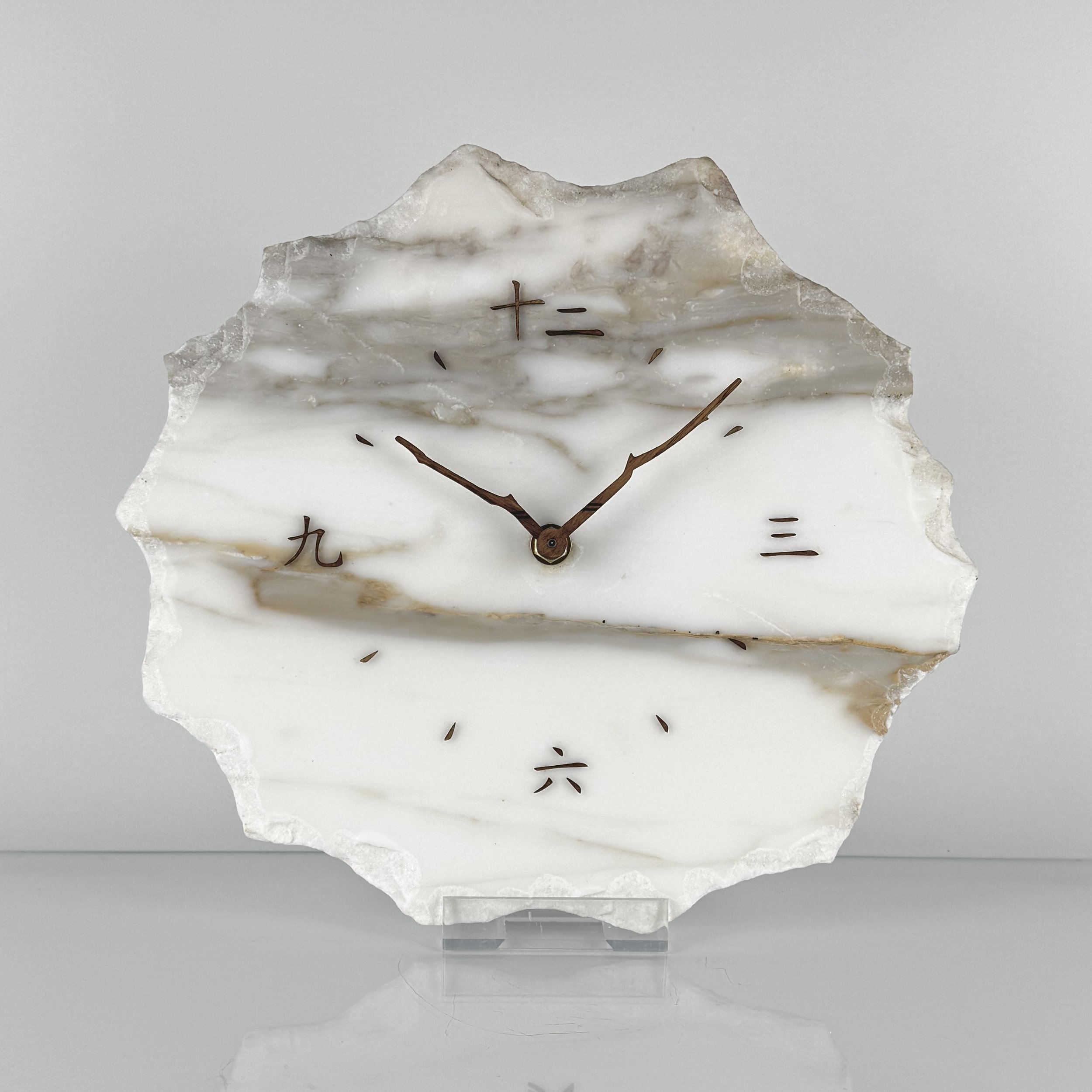 Uhr aus weißem Marmor | Größe L | Ziffern: Jakarta