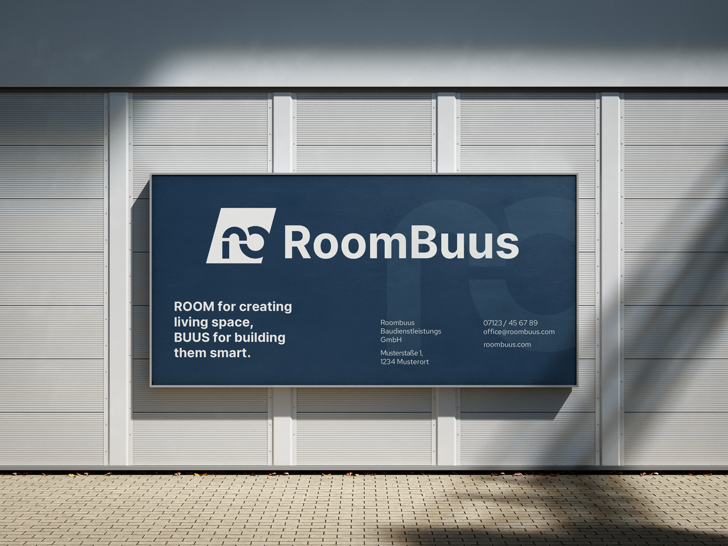 Baustellentafel von RoomBuus, Baudienstleister aus Linz