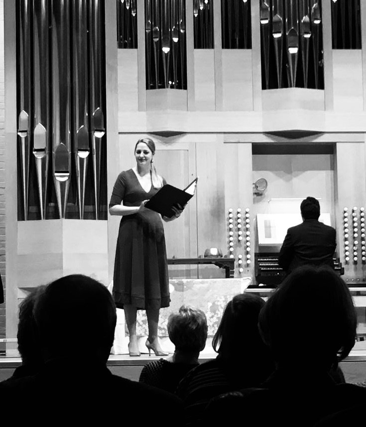 Foto Carolin Sabath auf der Bühne