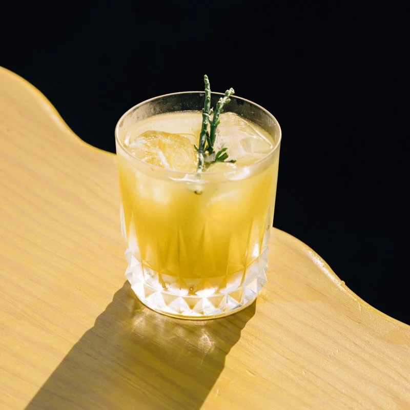 COUP DE SOLEIL, c&rsquo;est quoi le concept ?

Hello, 

Je suis Marine, fondatrice de Coup de Soleil, 
un bar &agrave; cocktails nomade pour vos &eacute;v&eacute;nements priv&eacute;s et professionnels :
soir&eacute;es, anniversaires, mariages, after