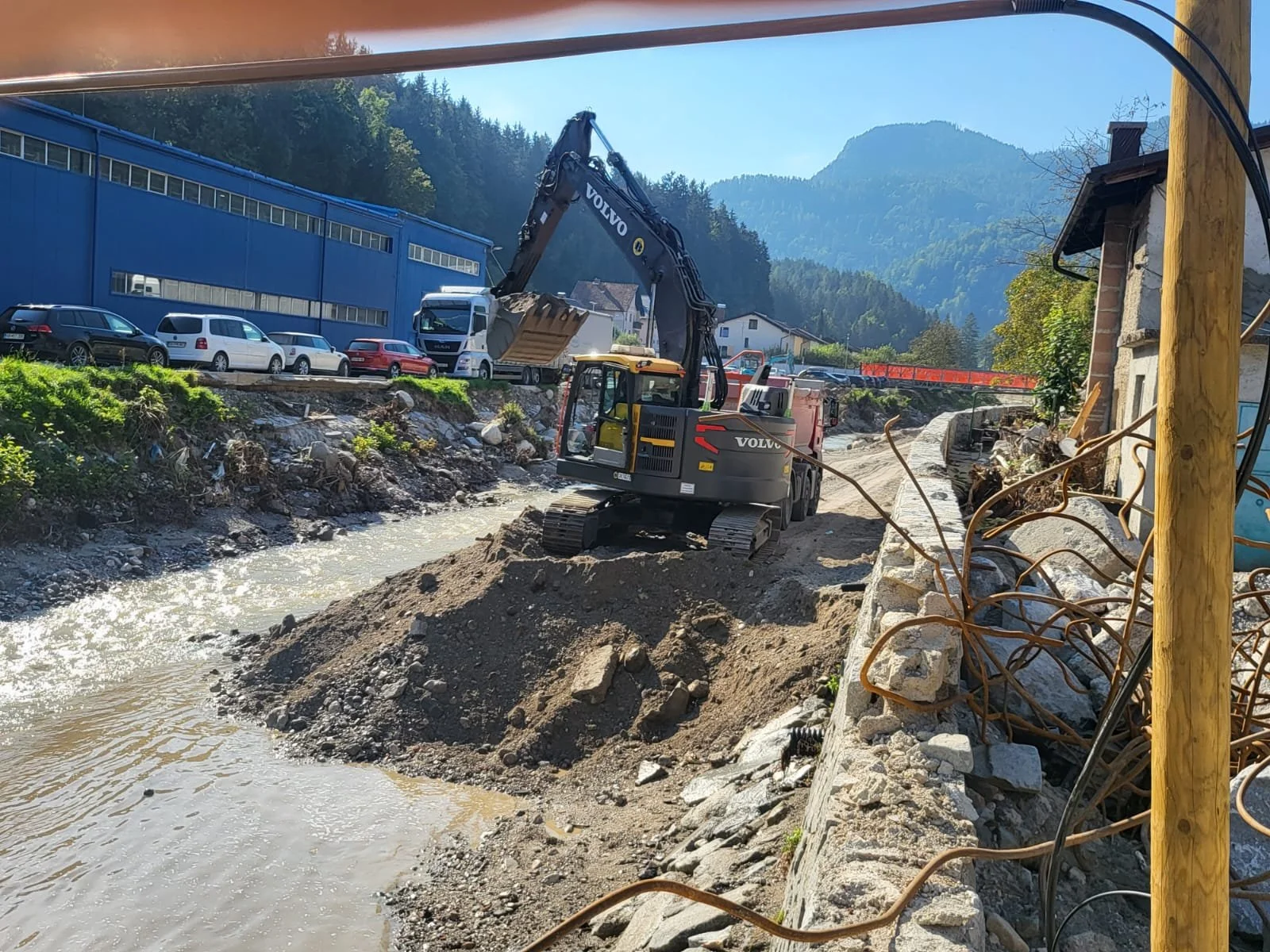 Vodnogospodarske ureditve Meže v Mežici in Mislinje v območju urbanega parka Slovenj Gradec