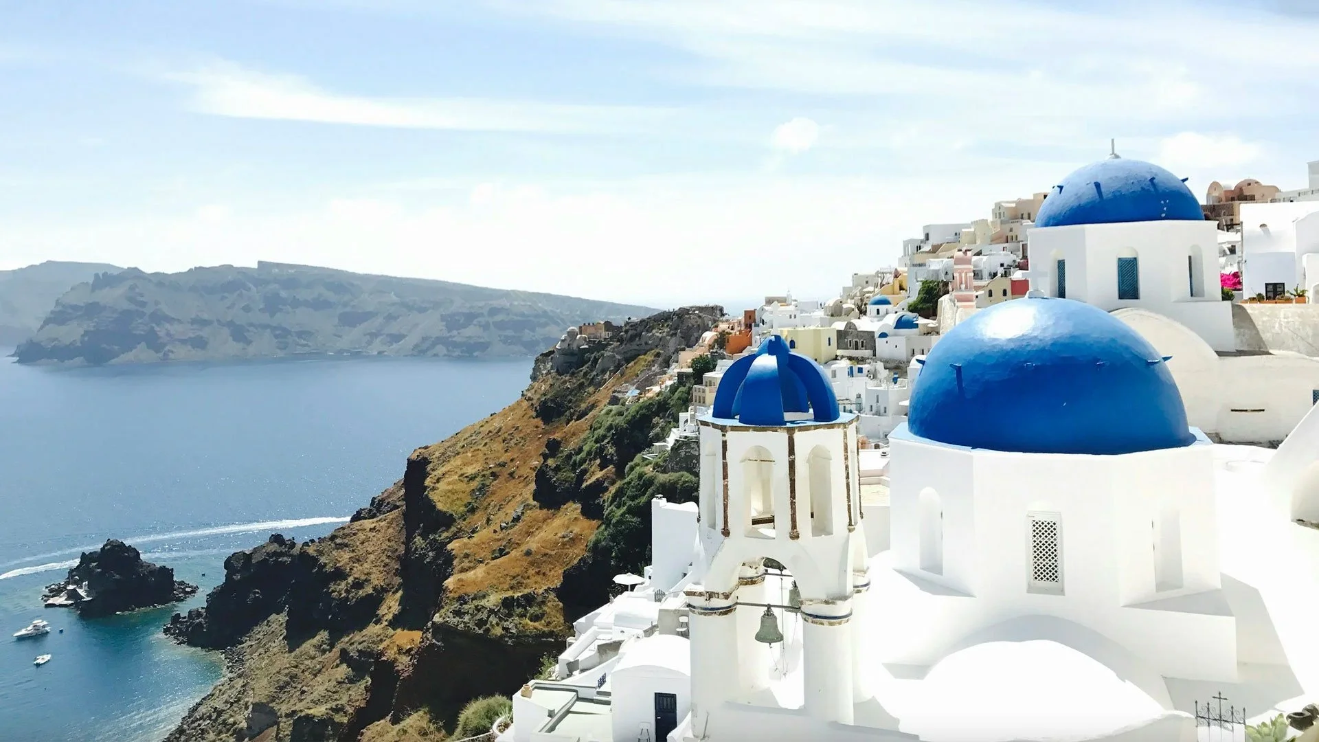 SANTORINI — A LOVE LETTER TO THE EDGE OF THE WORLD