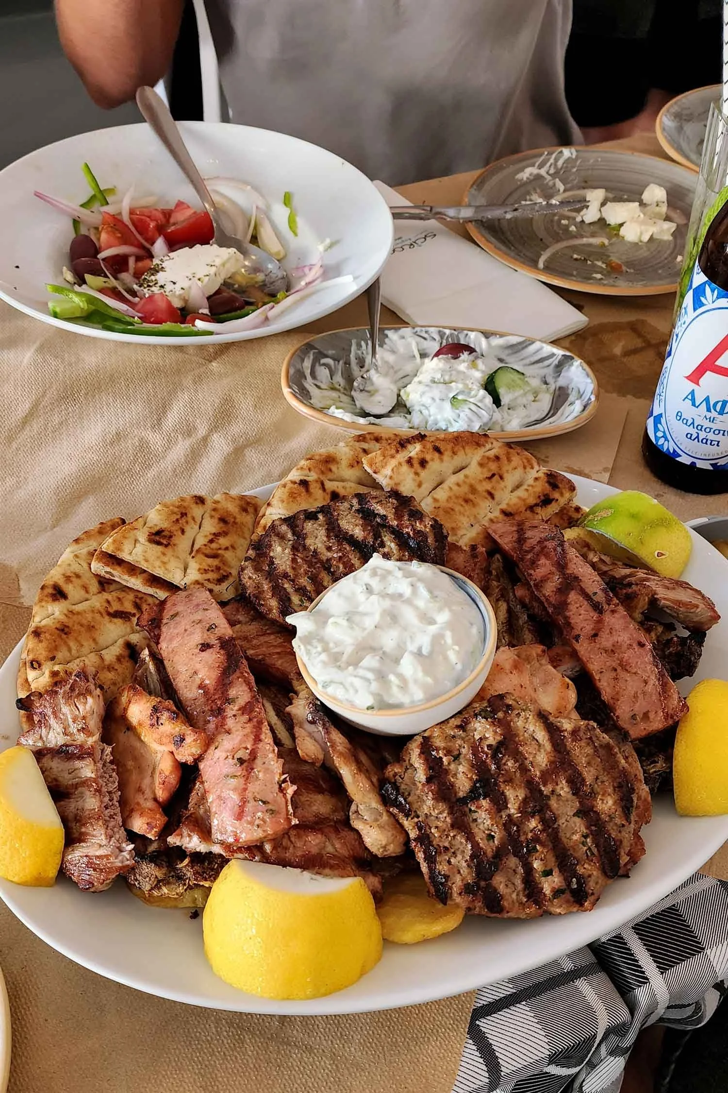 lunch-naxos-greek-food.jpg