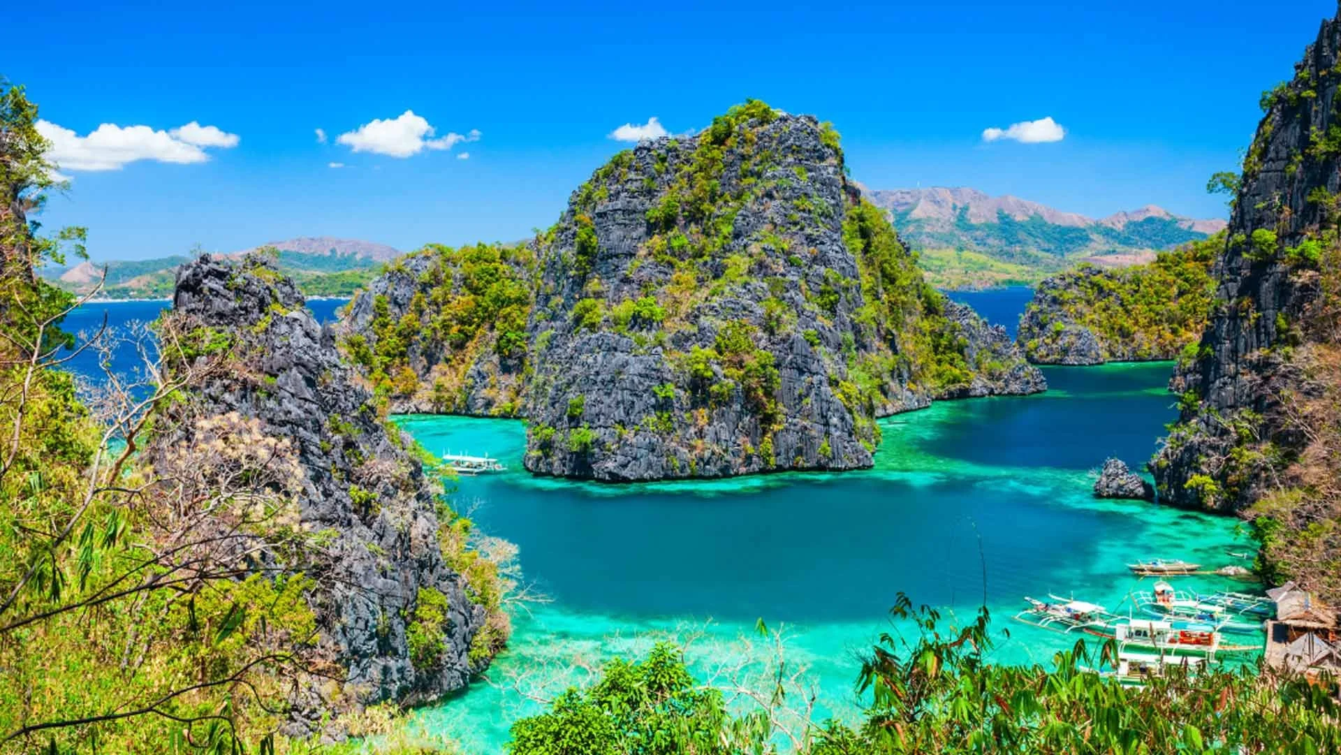 CORON-GREEN-LAGOON.jpg