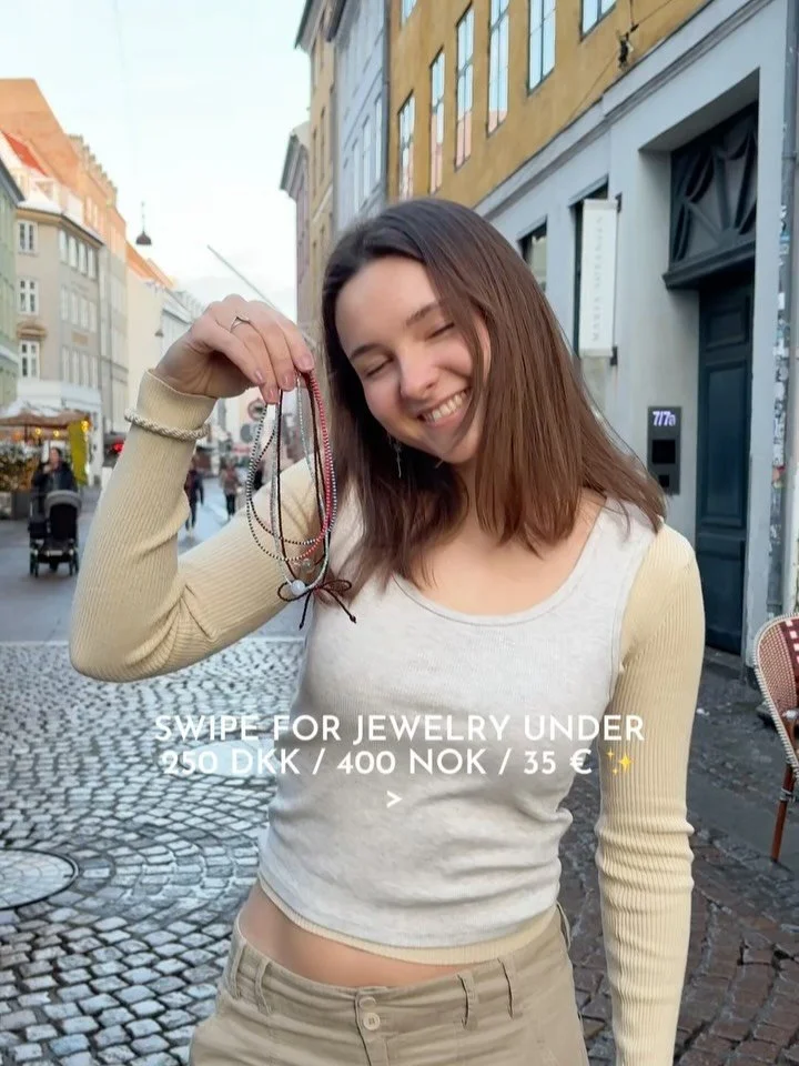 Swipe for inspiration 🩷💫 It&rsquo;s all about mixing your favorite colors <3

🏷️ Prices
Slide 2 &amp; 4: 199 DKK / 339 NOK / 26,50 &euro;
Slide 5: 239 DKK / 399 NOK / 29,90 &euro;
Slide 6: 214 DKK / 364 NOK / 31,40 &euro;

#jewelryinspo #smykba