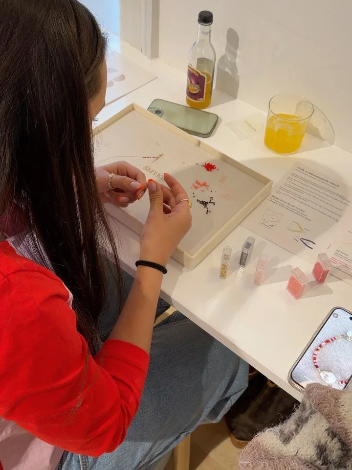 Swipe for design processes > ✨💛💕🌸📿🧚&zwj;♀️
We love seeing what your trays looks like these Easter days and how focused you are creating <3

You can always browse inspiration on our Pinterest before or during your visit - follow the link in