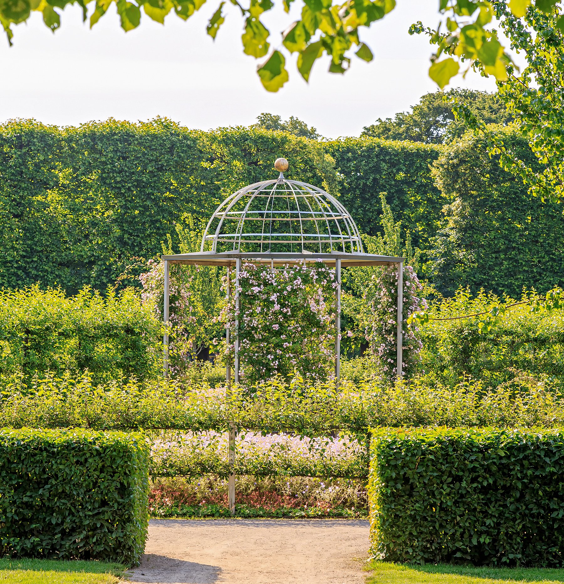 Formal vs Chaotic 2.jpg