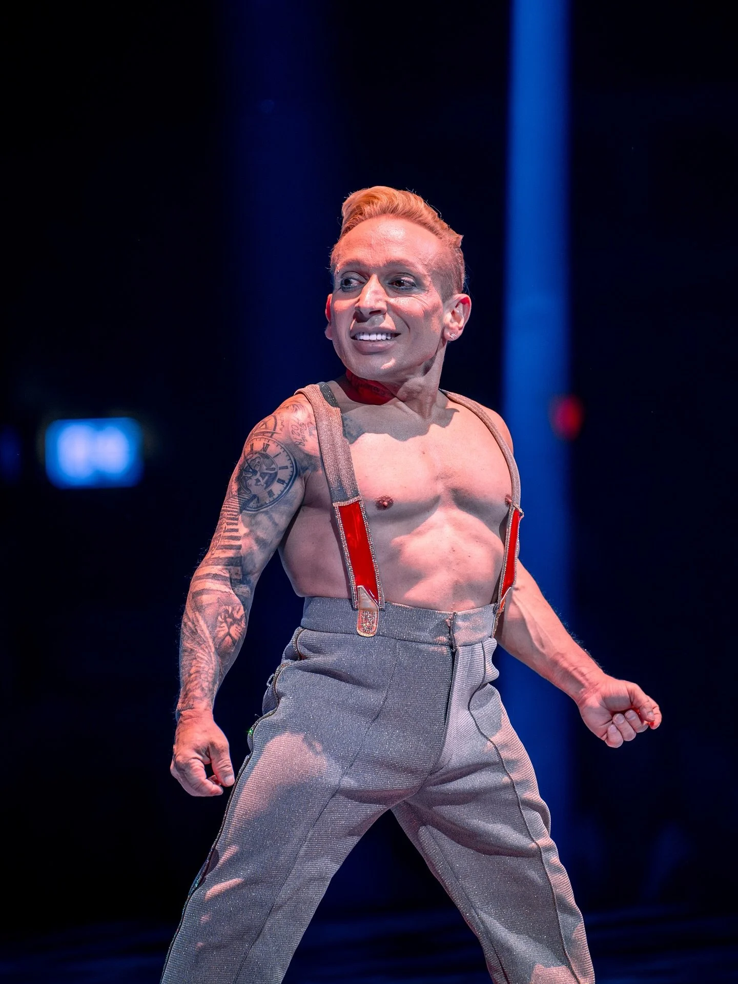 Alan is flying over the Ohlala 2025 stage, captivating the audience with his amazing performance 🙌💥

Come and see him live before! 🎟️

📸 @patrikklaus_ 

#ohlala #zurich
