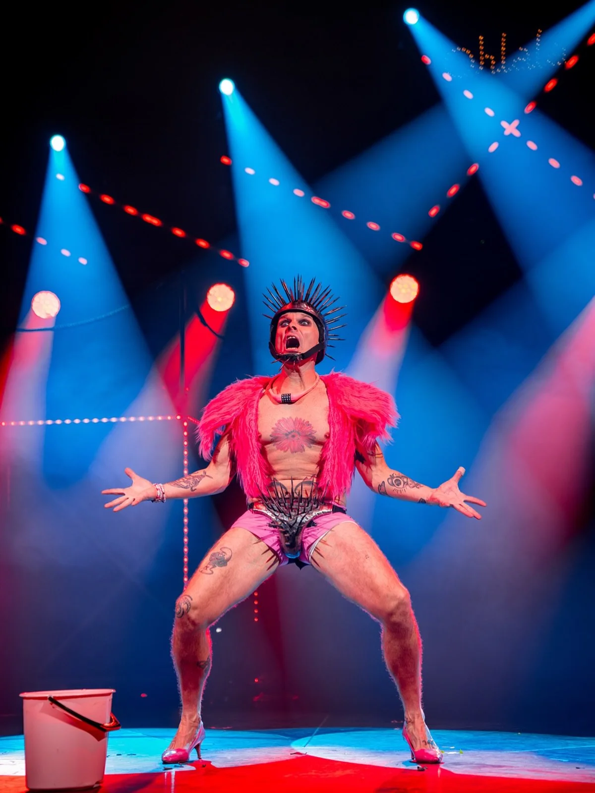 @baldwithballs brings the perfect dose of craziness to Ohlala X and guarantees some unforgettable laughs! 🔥

📸 @wine.davide 

#ohlala #zurich