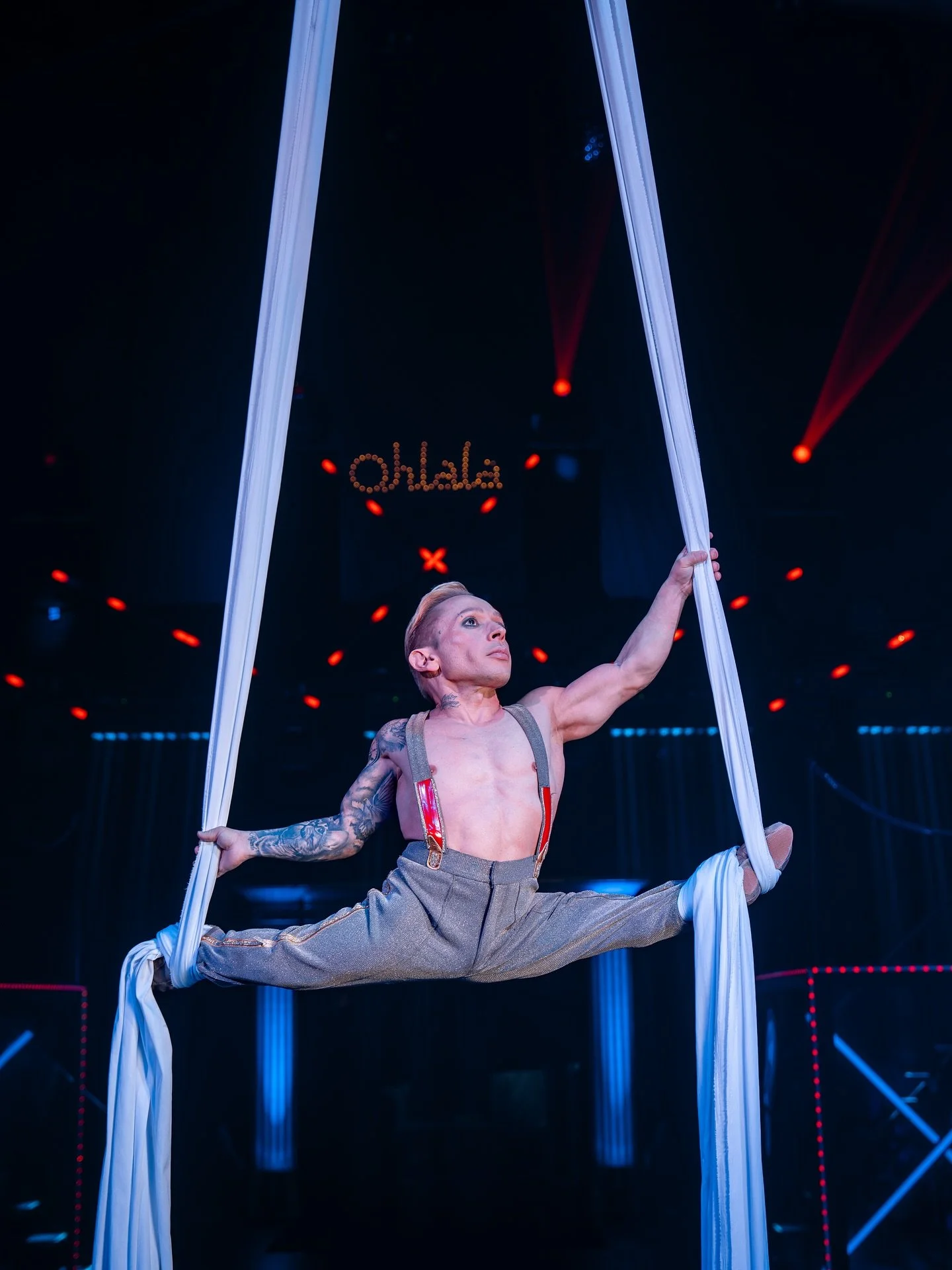 @alanjonessilva takes flight above the Ohlala X stage 💥

A breathtaking mix of power and emotion 🔥

🎥 @patrikklaus_ 

#ohlala #x