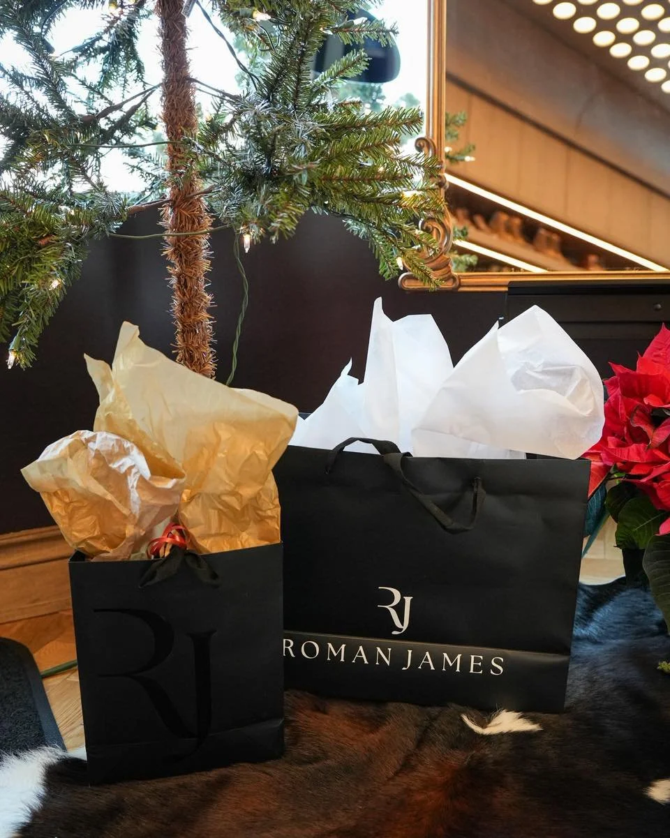 So gentlemen&hellip; how did you do? 🎄
Did you spot any Roman James under your tree? Tell us what you got!

#mensfashion #romanjames #AdaMichigan #discoverada #ShopLocal #loveyourlocal #adavillage