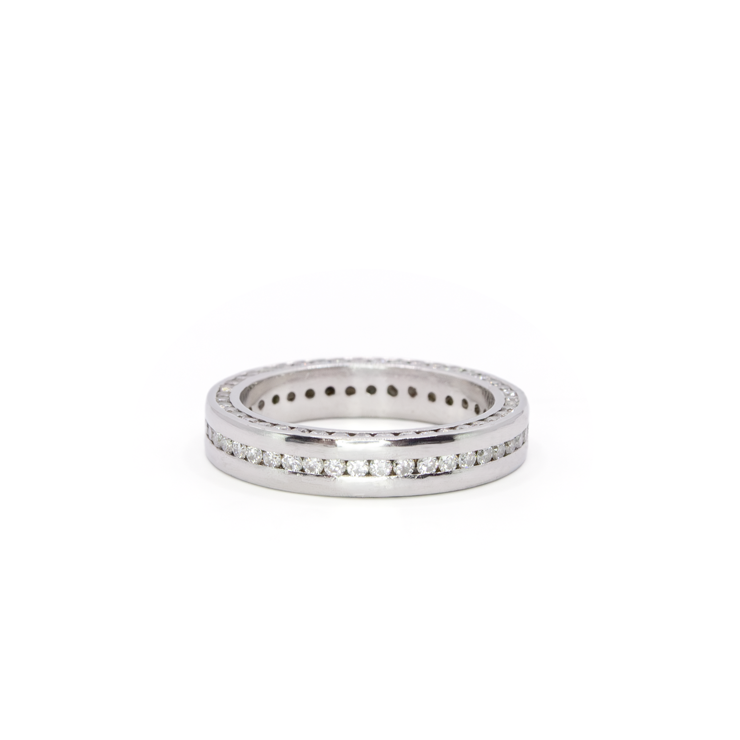 JacksonsJewellers_Platinum-Eternity-Ring-4.png