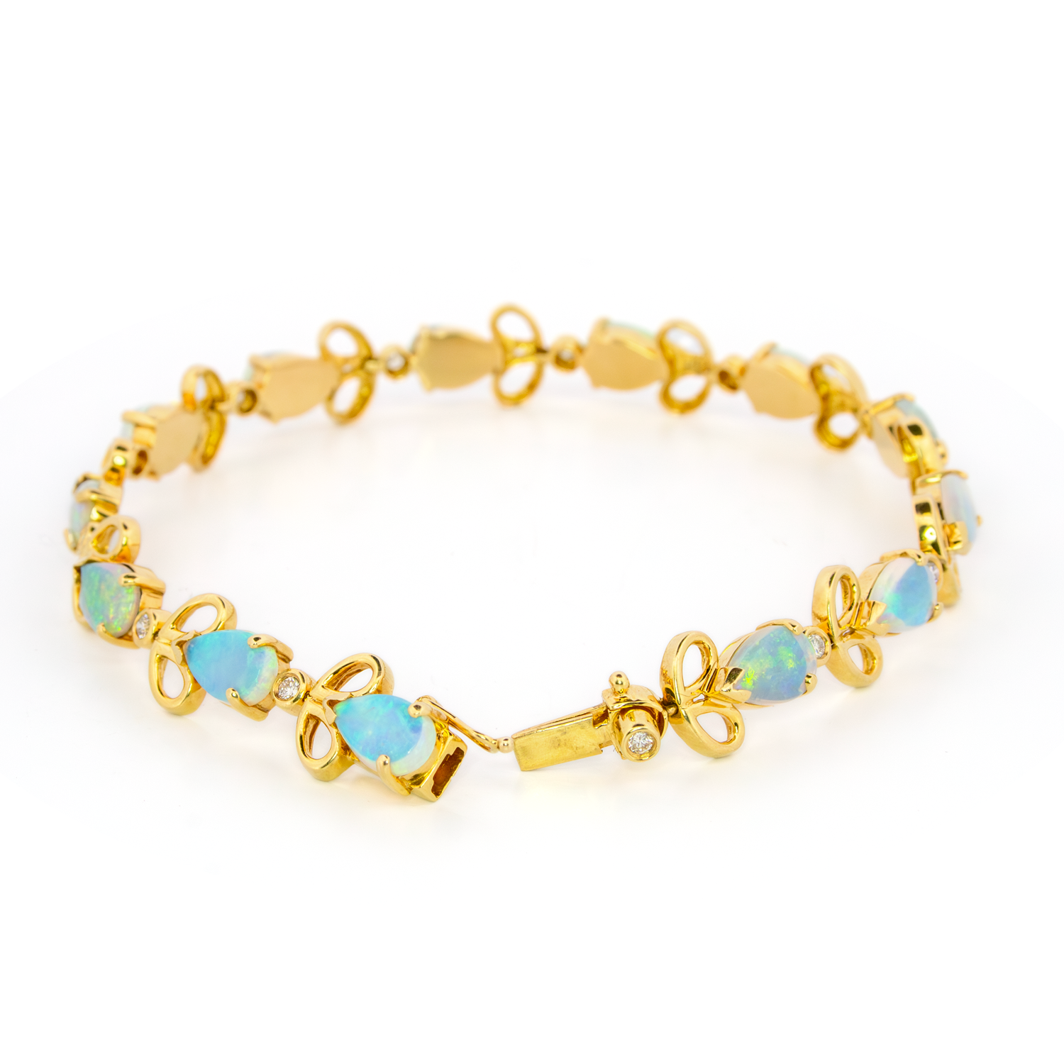 JacksonsJewellers_11September25-4.png