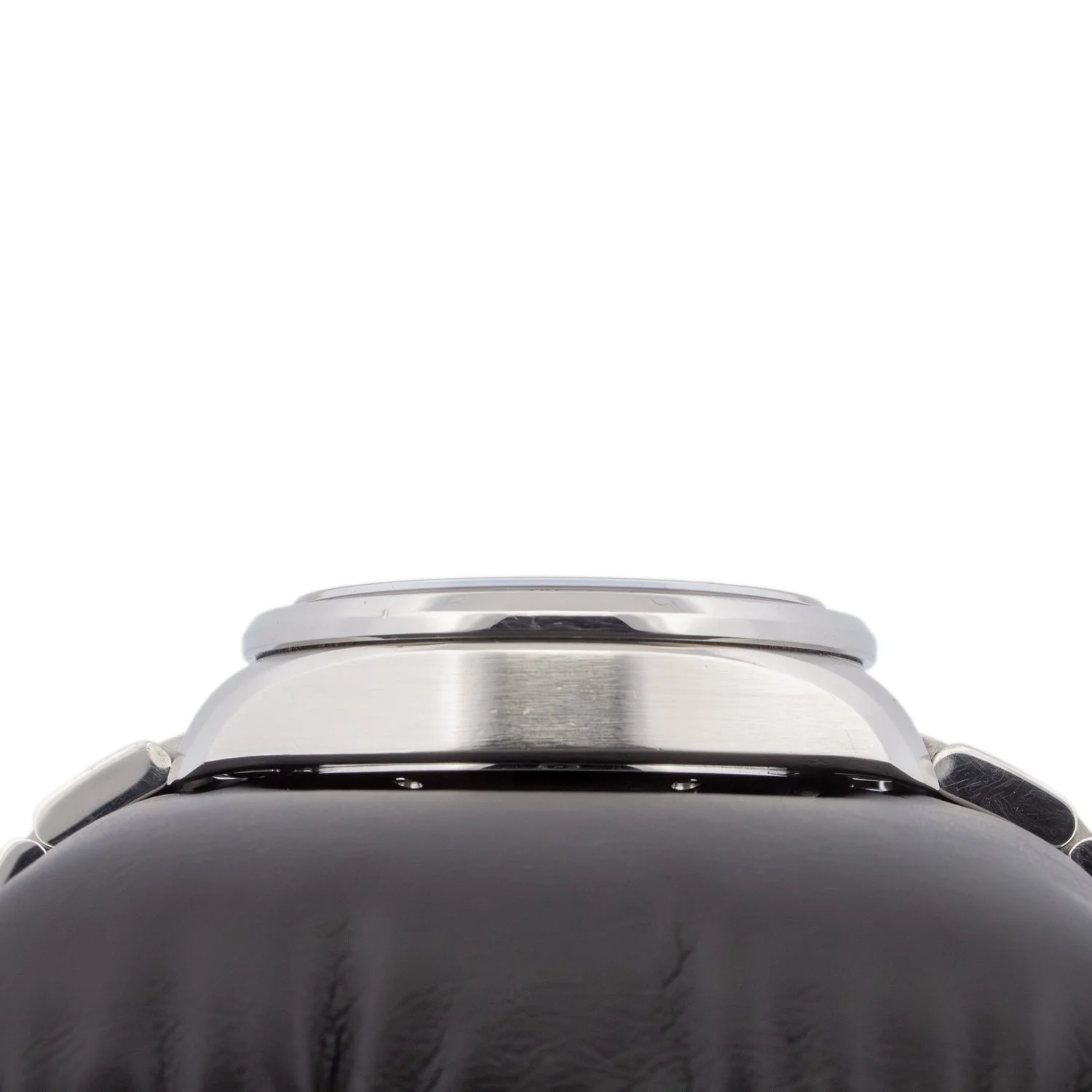 TAG-Heuer-CAV511A-Carrera-Jacksons-Jewellers-6.jpg