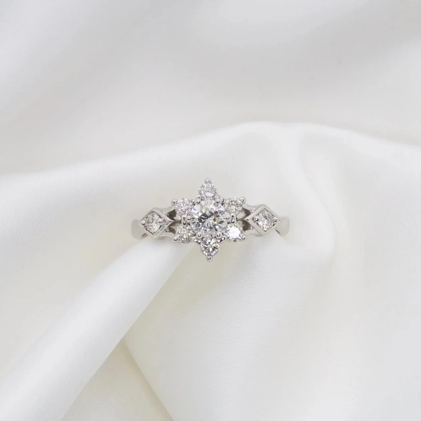 Flora Diamond Flower Ring