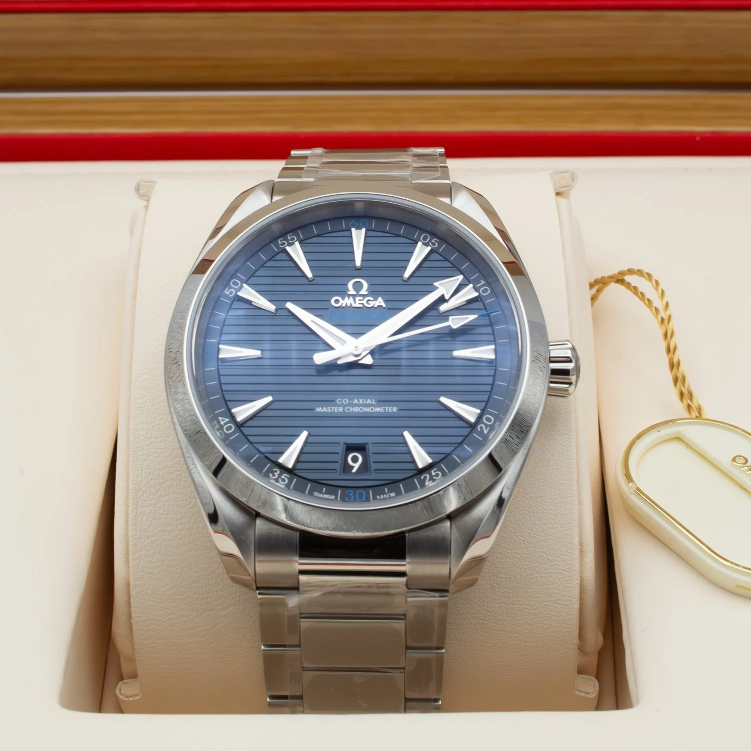 Omega-Seamaster-22010412103001-Jacksons-Jewellers-2.jpg