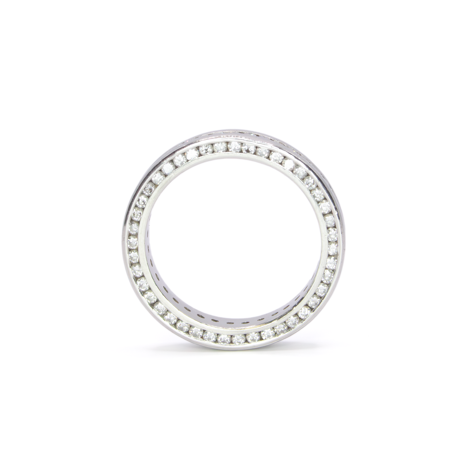 JacksonsJewellers_Platinum-Eternity-Ring-3.png