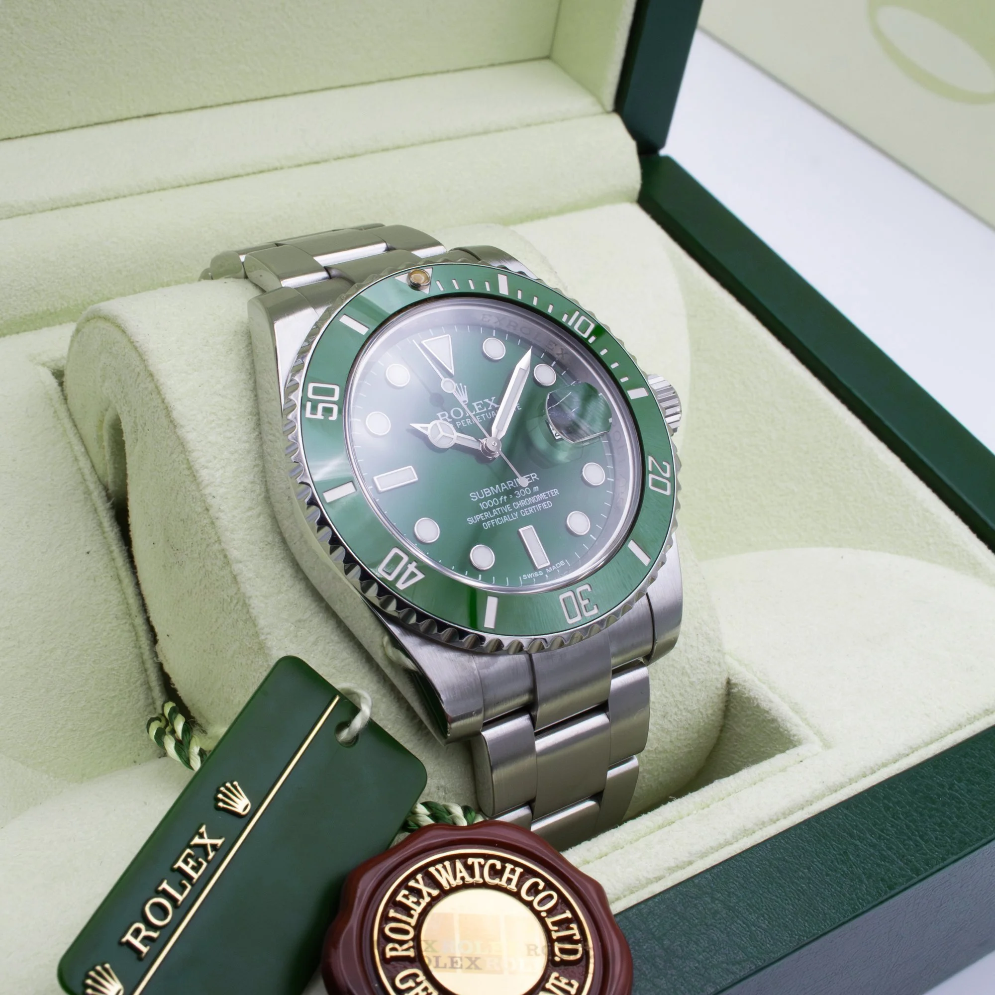 Rolex-Submariner-Date-116610LV.jpg