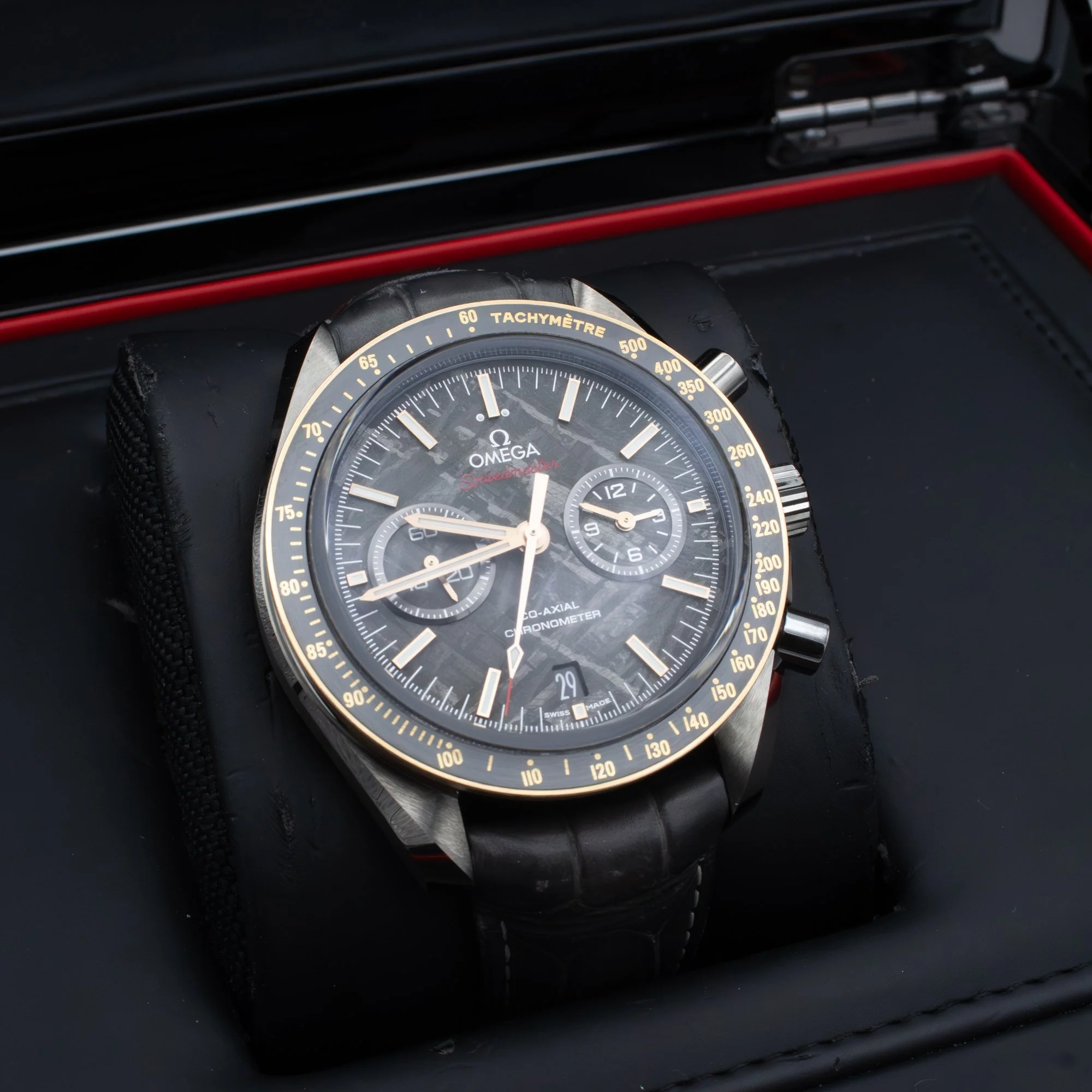 OMEGA Speedmaster Grey Side of the Moon 31163445199001.jpg