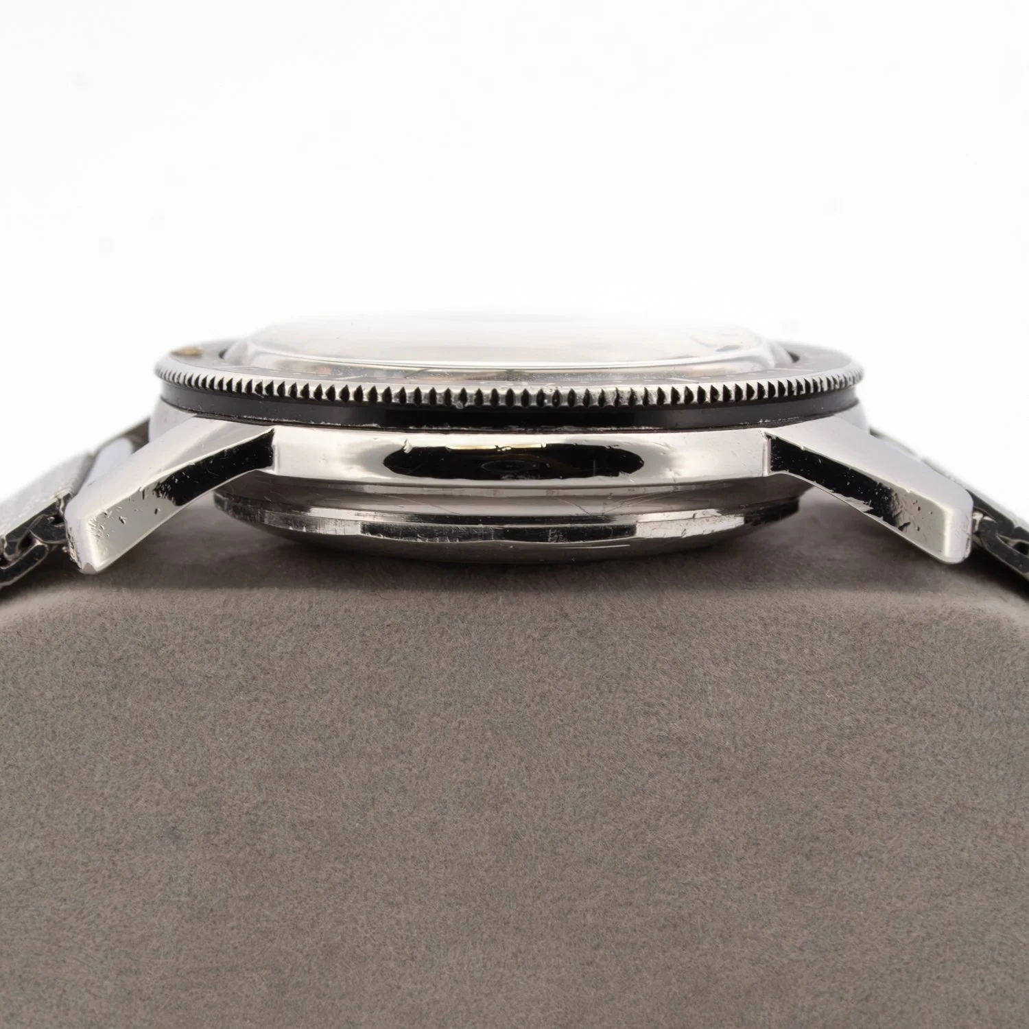 Vintage-Longines-6921-Nautilus-Jacksons-Jewellers-3.jpg