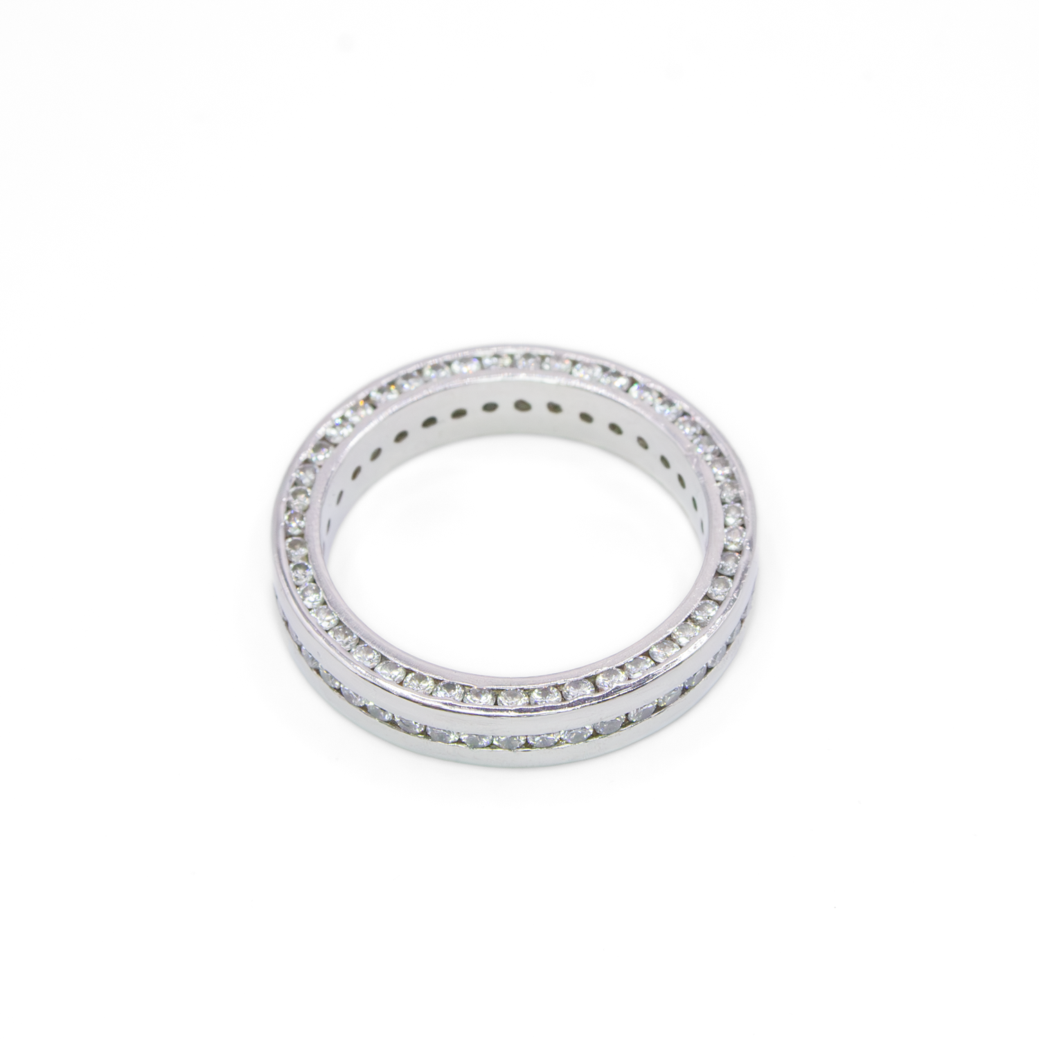 JacksonsJewellers_Platinum-Eternity-Ring-5.png