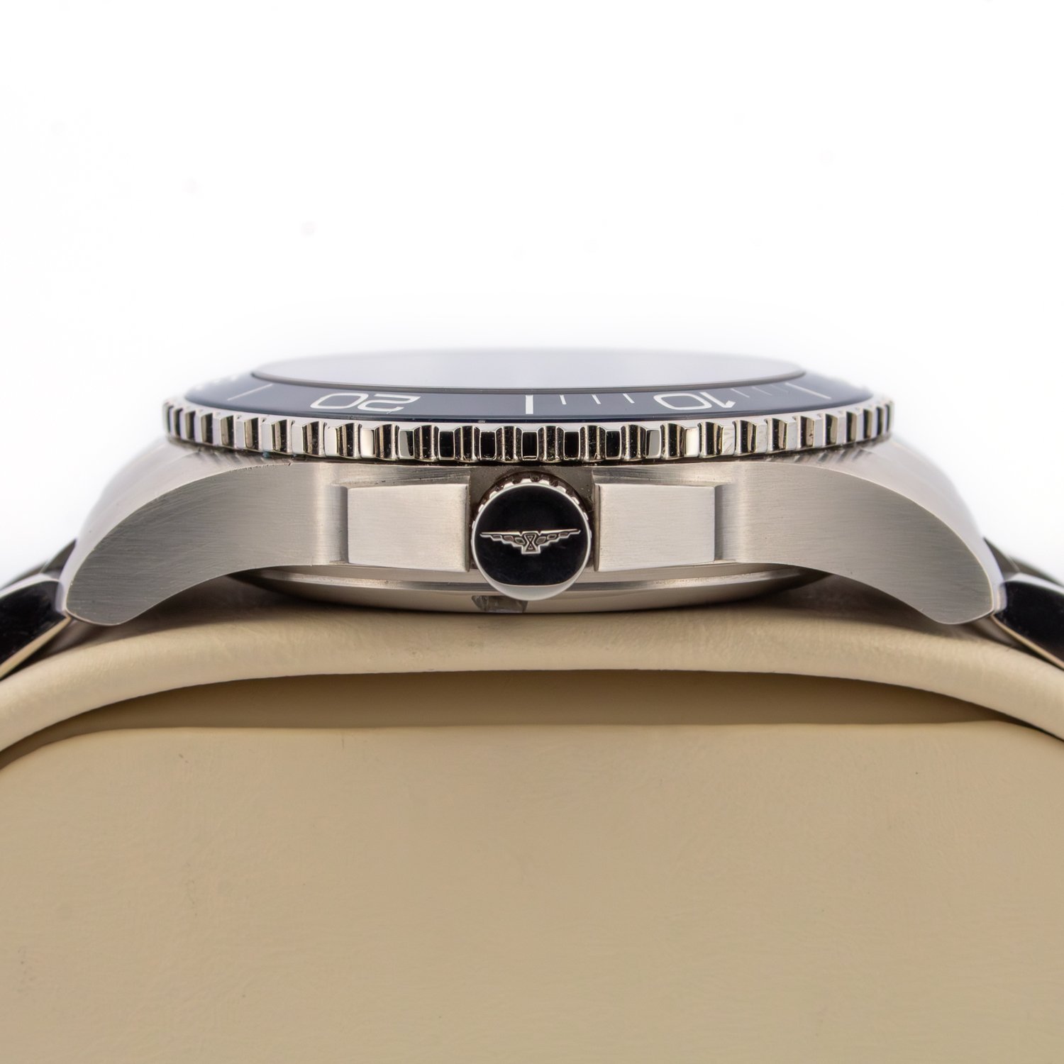 Longines-Hydro-Conquest-L37814966-Jacksons-Jewellers-4.jpg