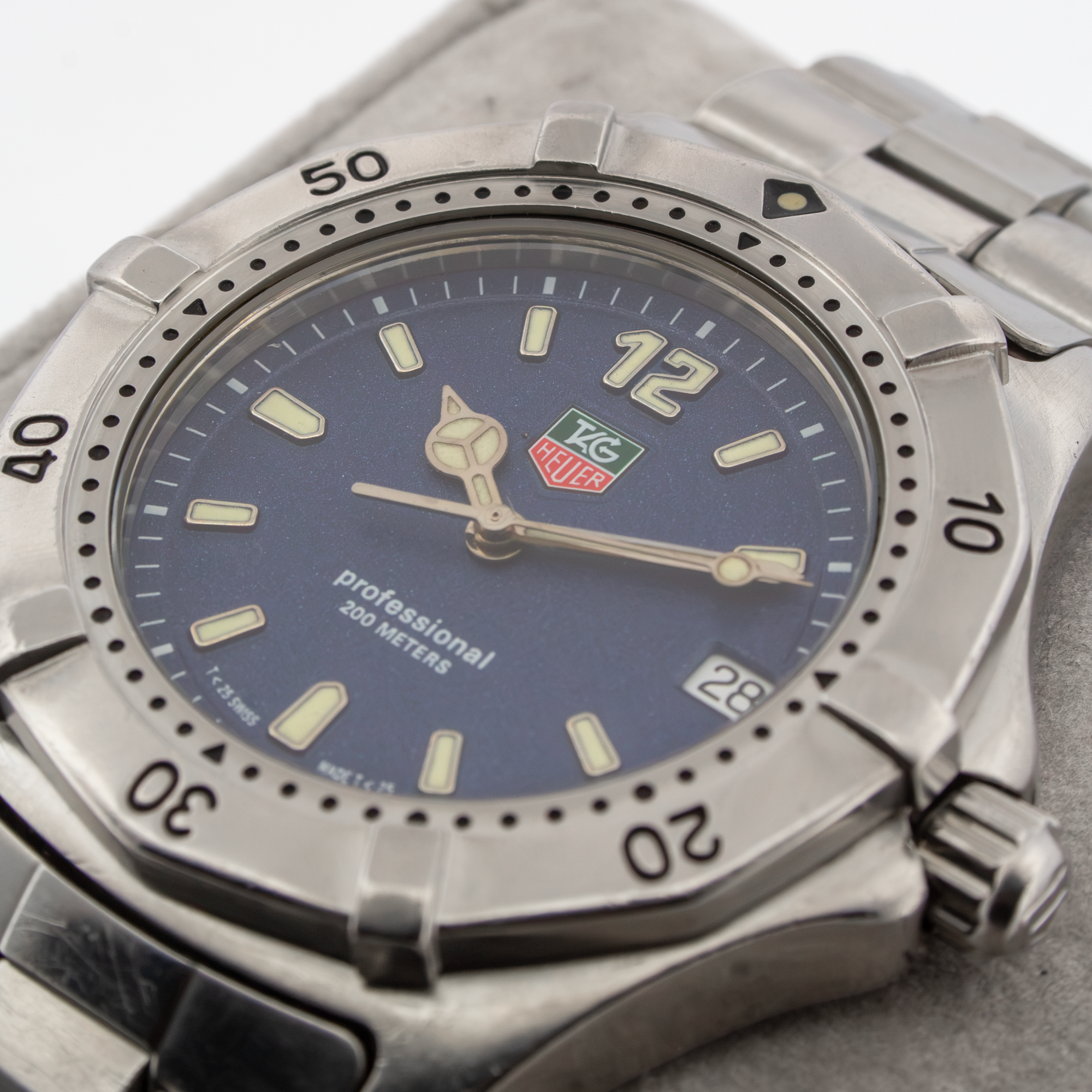 TAG Heuer 2000 Series Professional WK1113 Jacksons Jewellers 4.png