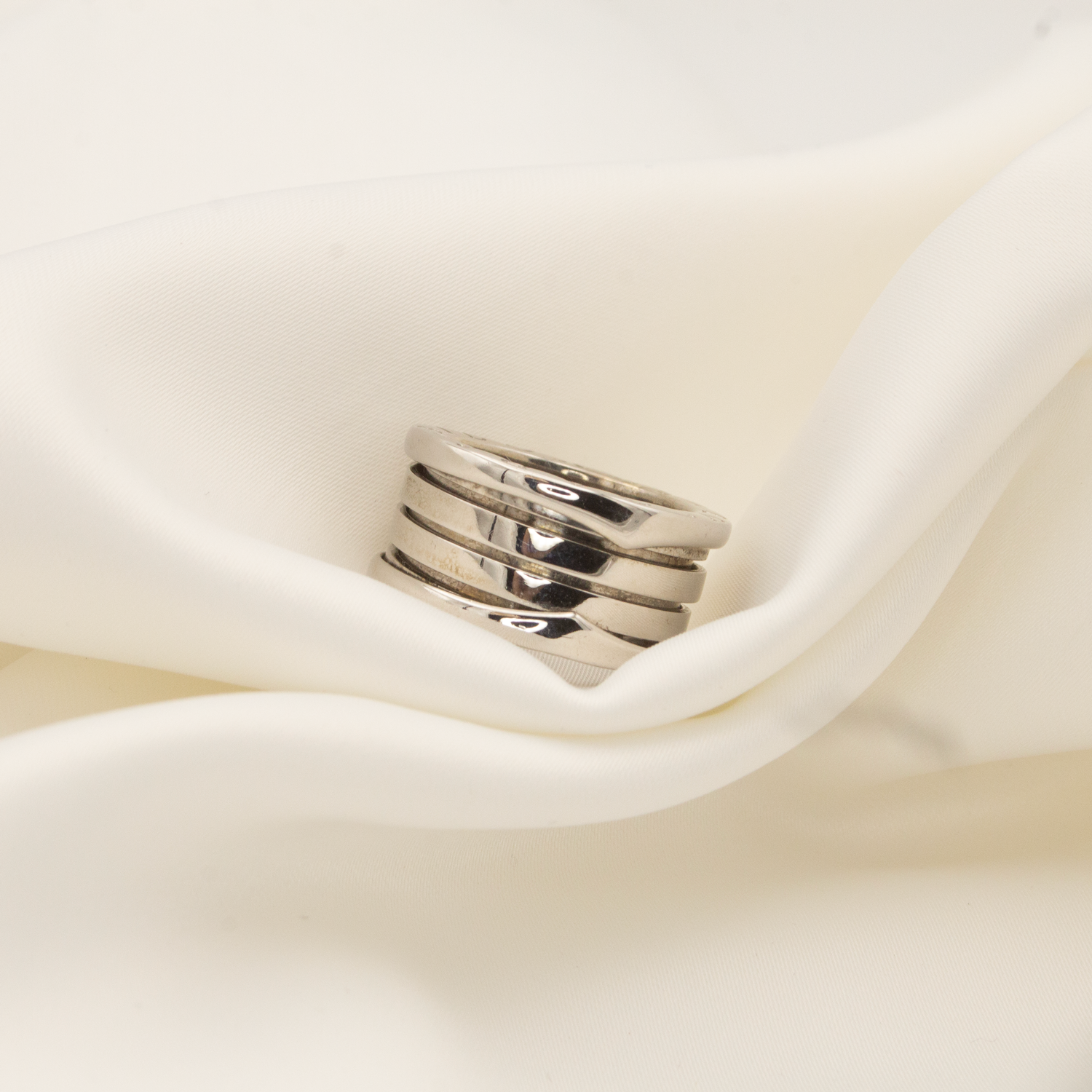 JacksonsJewellers_5September25-2.png
