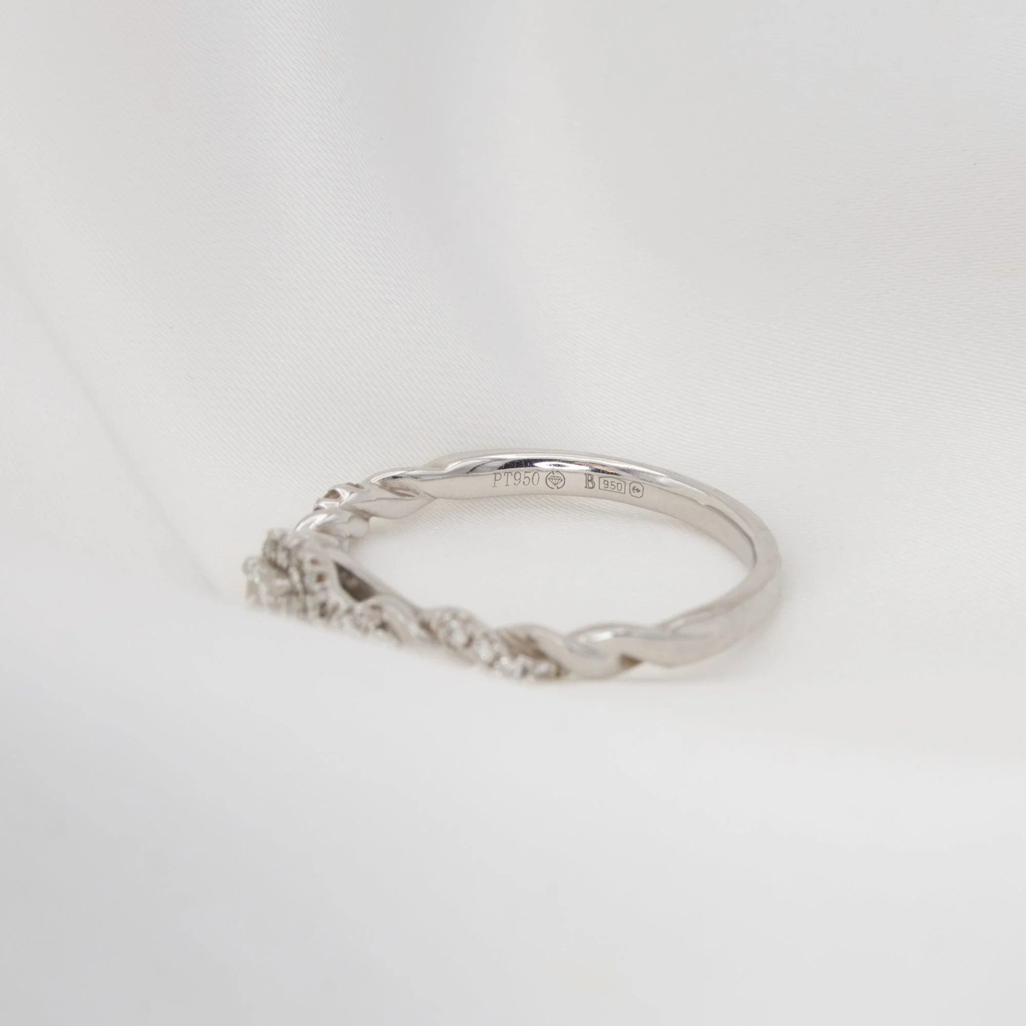 Beaverbrooks Entwine Platinum Diamond Ring Jacksons Jewellers 3.jpg