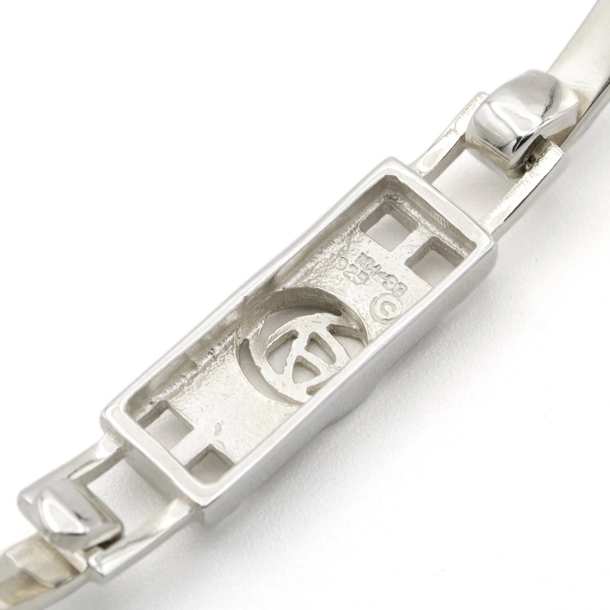 Kit Heath Silver Rose Panel Bangle 925.jpg
