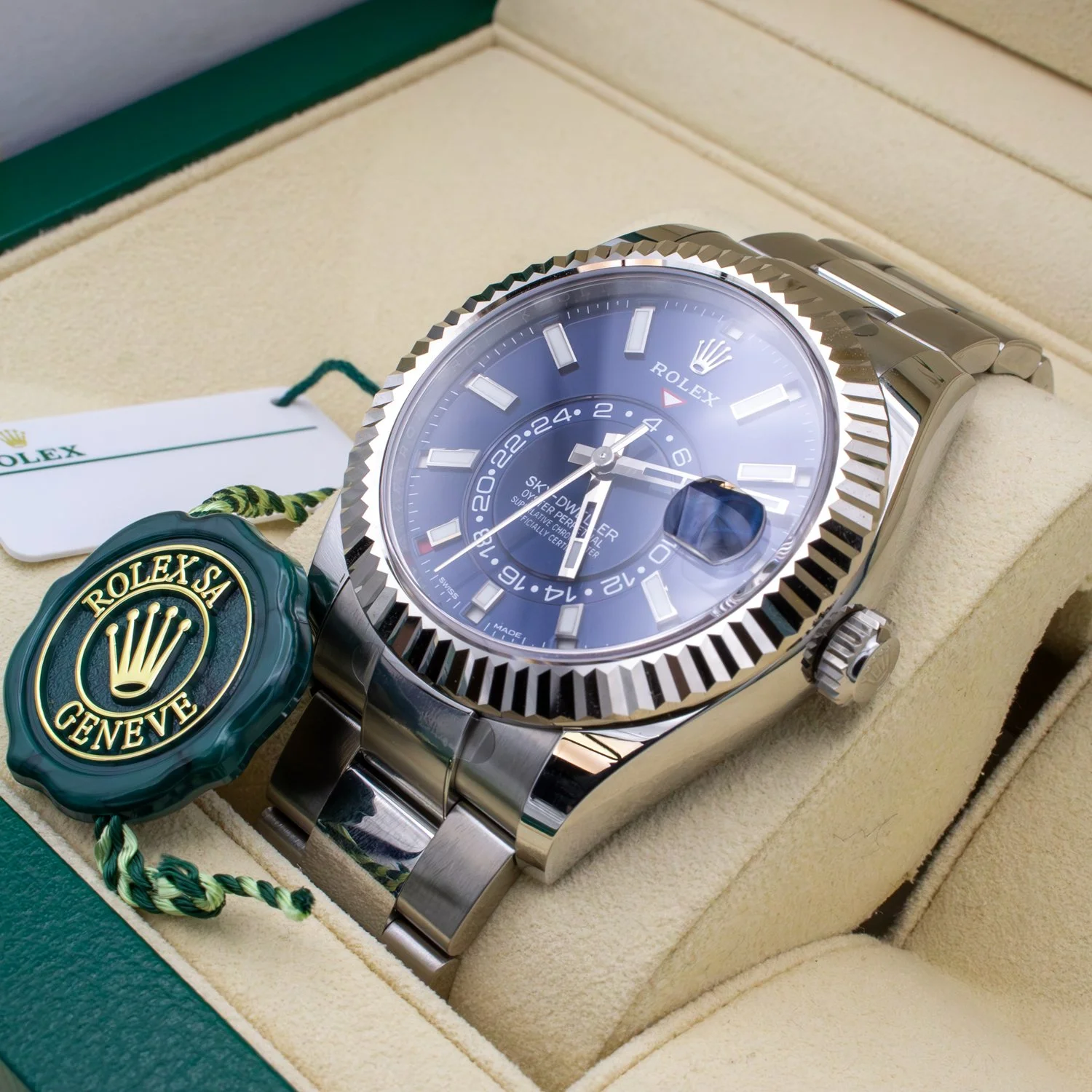Rolex-Sky-Dweller-326934.jpg