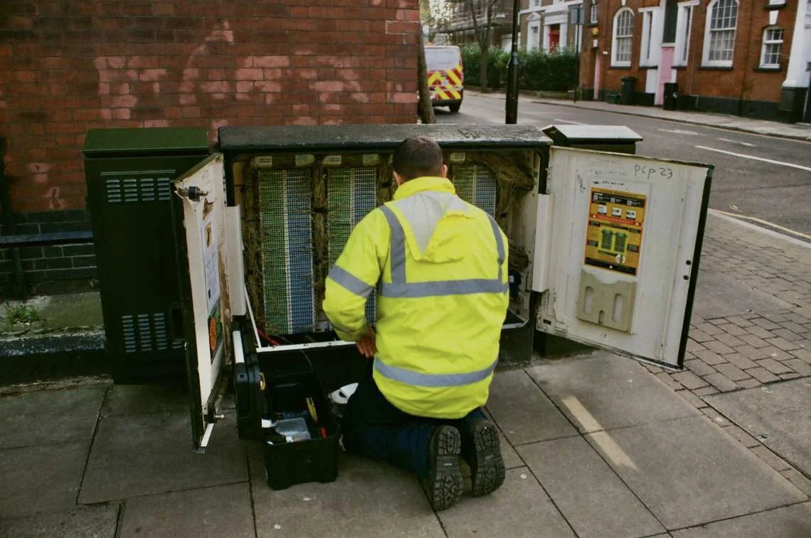 NOV21_LONDON_WIREBOXMAN.jpg