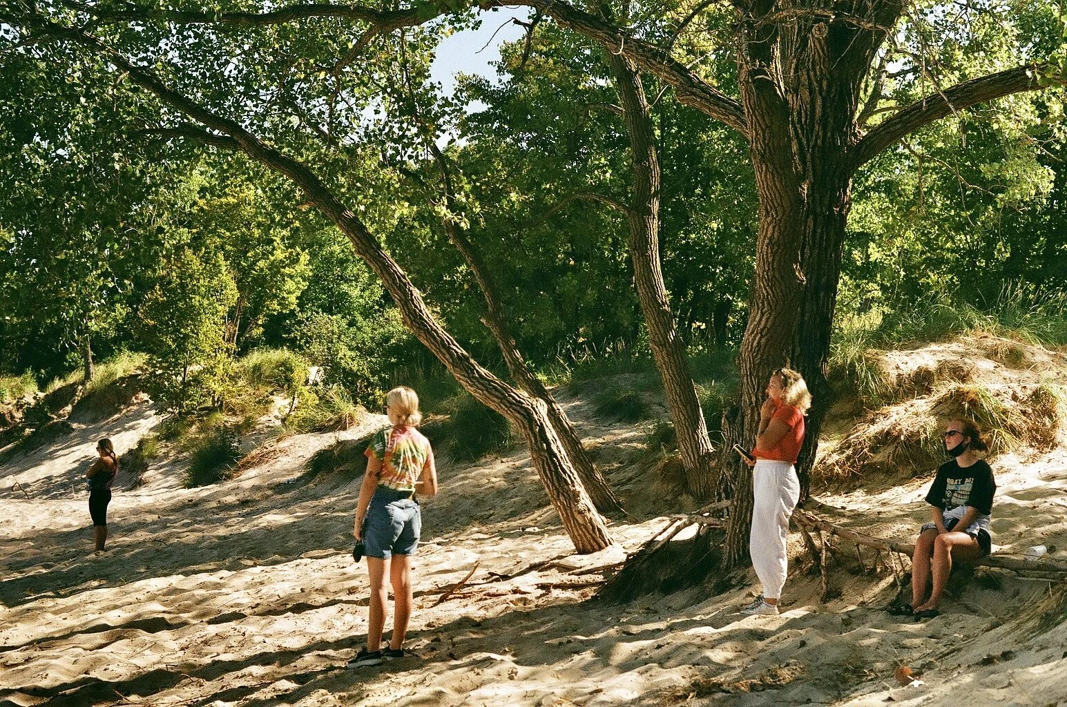SEP20_INDIANA_DUNESGIRLS.jpg
