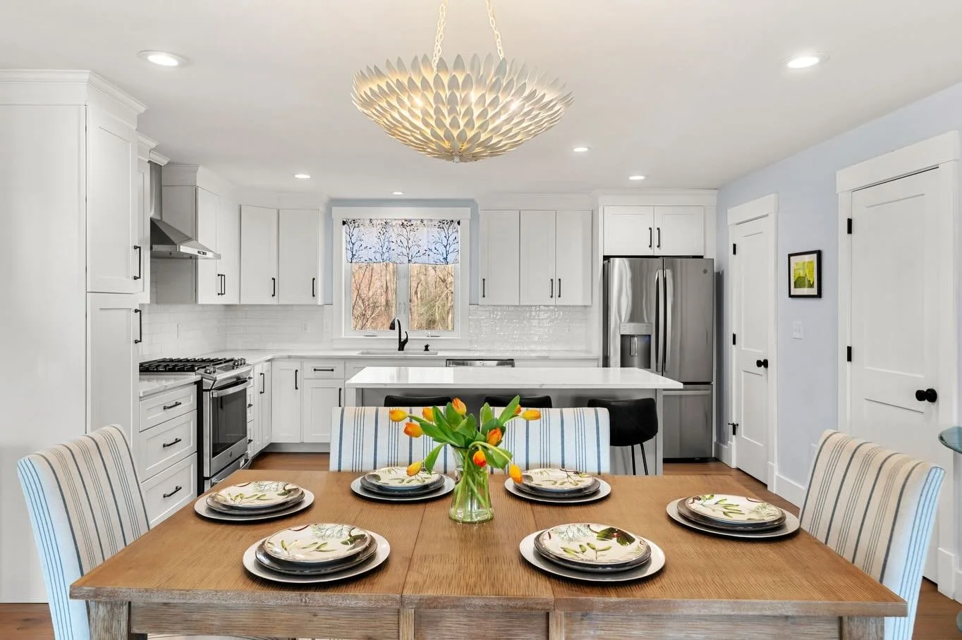 Do you know someone trying to break into Newburyport around $1.1M&hellip;and feeling stuck? 

It&rsquo;s a tough price point. It&rsquo;s competitive, and usually means sacrificing space or taking on a long list of updates. 

However, 8 Colby Farm may