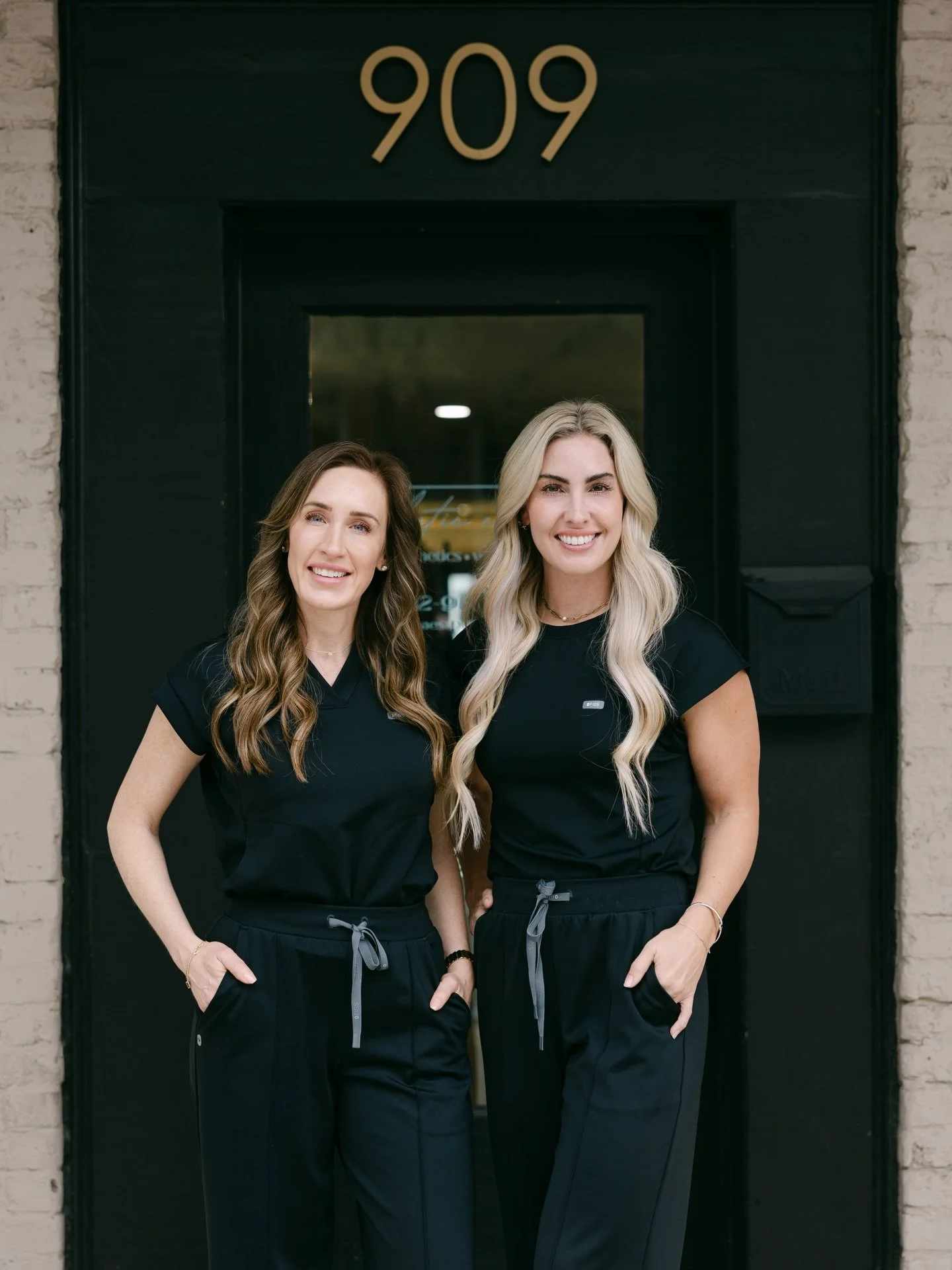 This one is for the 👏 WOMEN 👏

To the ones who raised us, the ones who paved the way, and the ones who refuse to stop raising the bar for every woman coming up behind them.

HAPPY INTERNATIONAL WOMEN&rsquo;S DAY!!! 

&ldquo;Here&rsquo;s to strong w