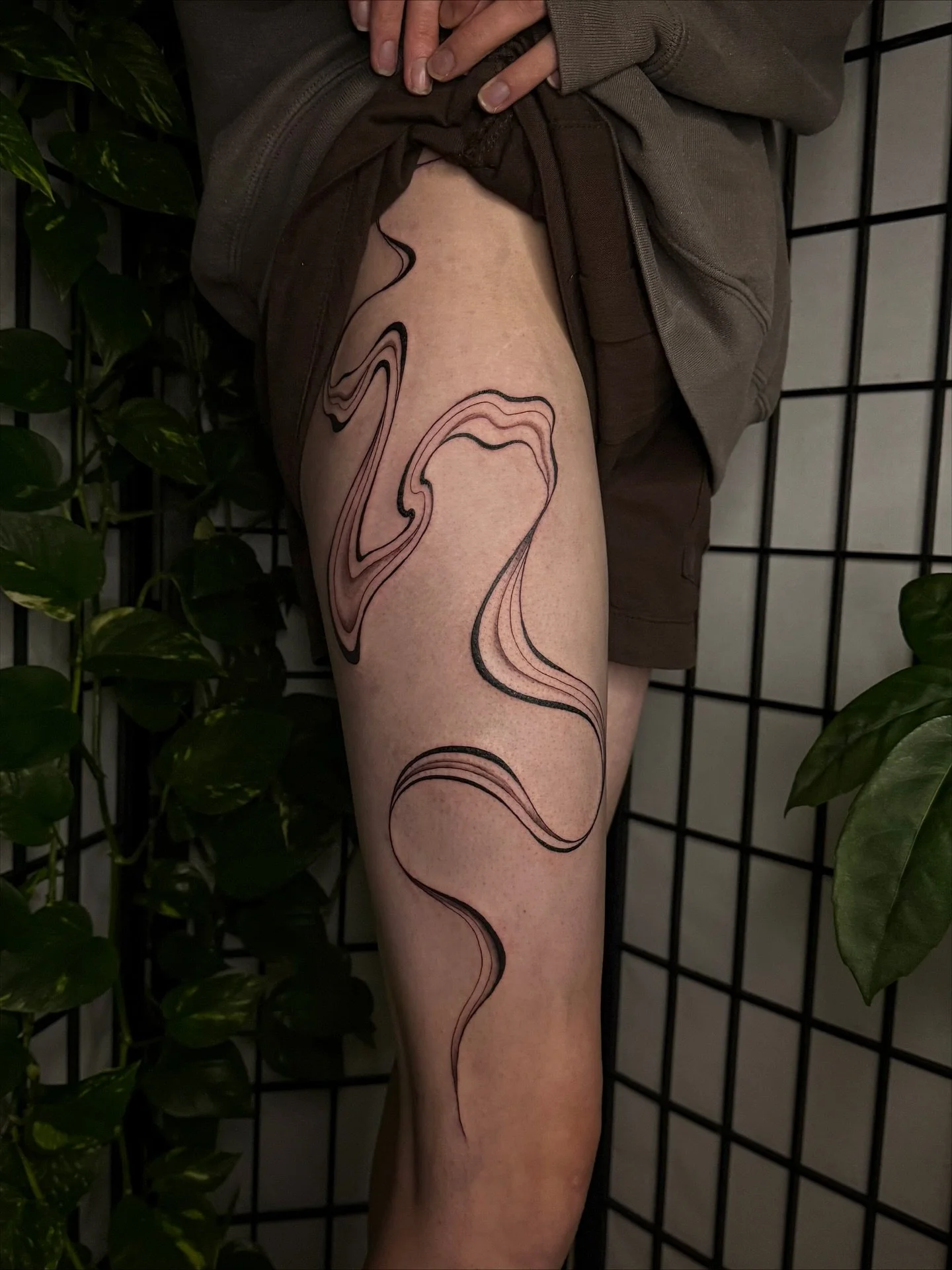 Still shots of the organic flowing Sumi thigh piece i created for Polly a couple weeks ago. Had loads of fun creating this design. Really happy with the outcome! Thanks again Polly for wearing such a cool abstract design 🙏🏼

Taking bookings for Nov