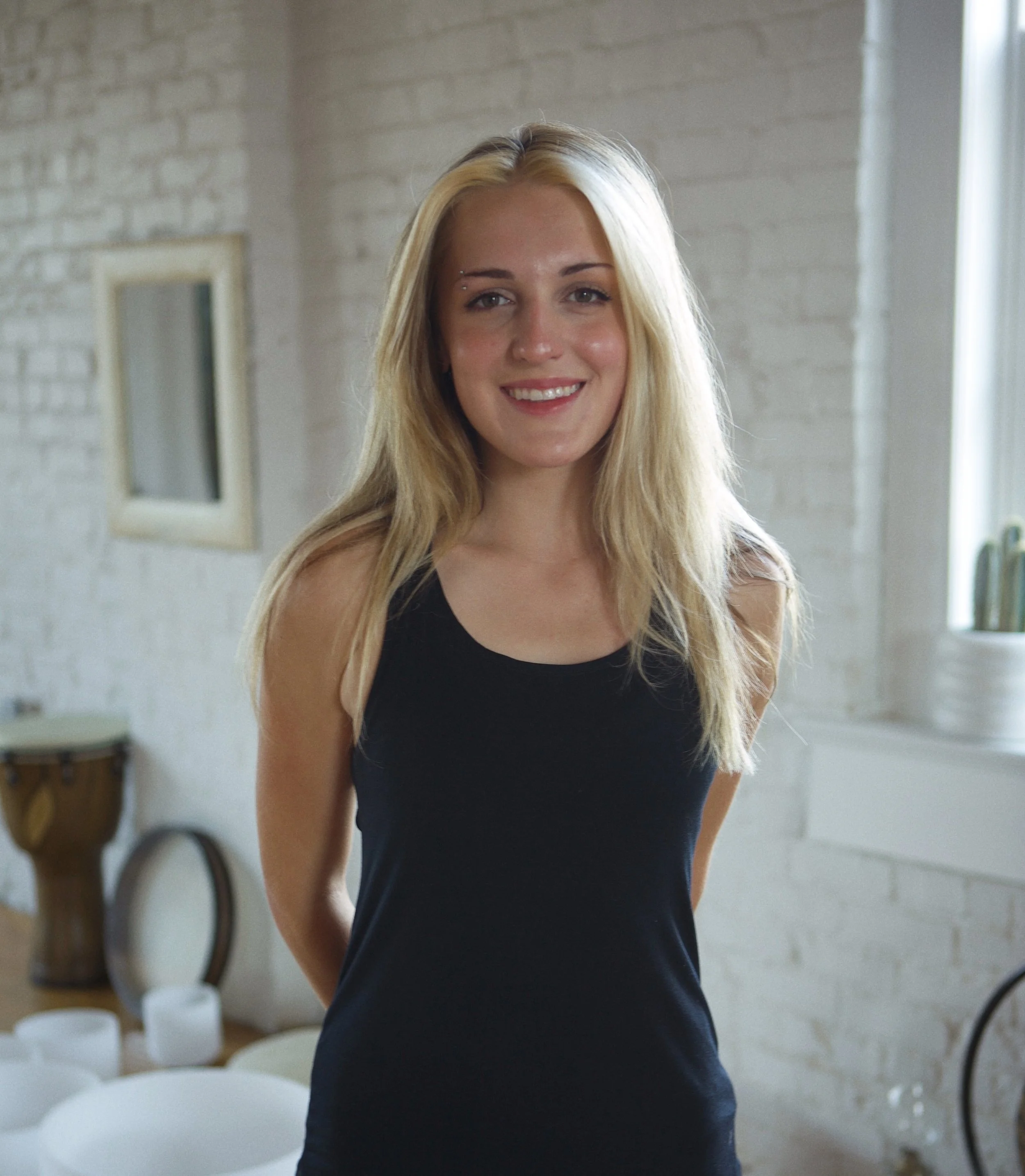MEET JAYDEN 🌀💛 (YOGA TEACHER JAYDEN!)

Jayden Joy is a Richmond-based dance artist, visual artist, educator and student with a BFA in Dance and Choreography from Virginia Commonwealth University. She considers herself a practitioner of movement, br