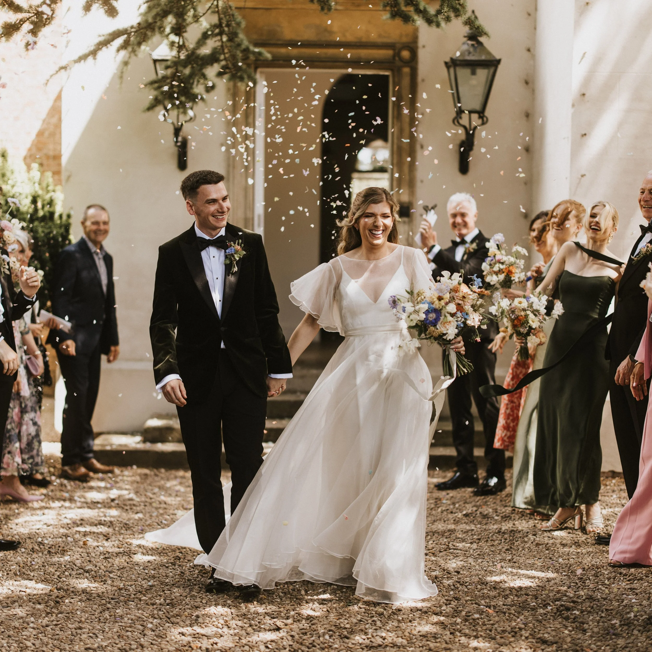 June Gone By

The first half of my '26 season is complete and has been so immersive! I've joyously created florals none stop since March, but I've been feeling like there has been no time to pause and reflect on special moments from last year. This i