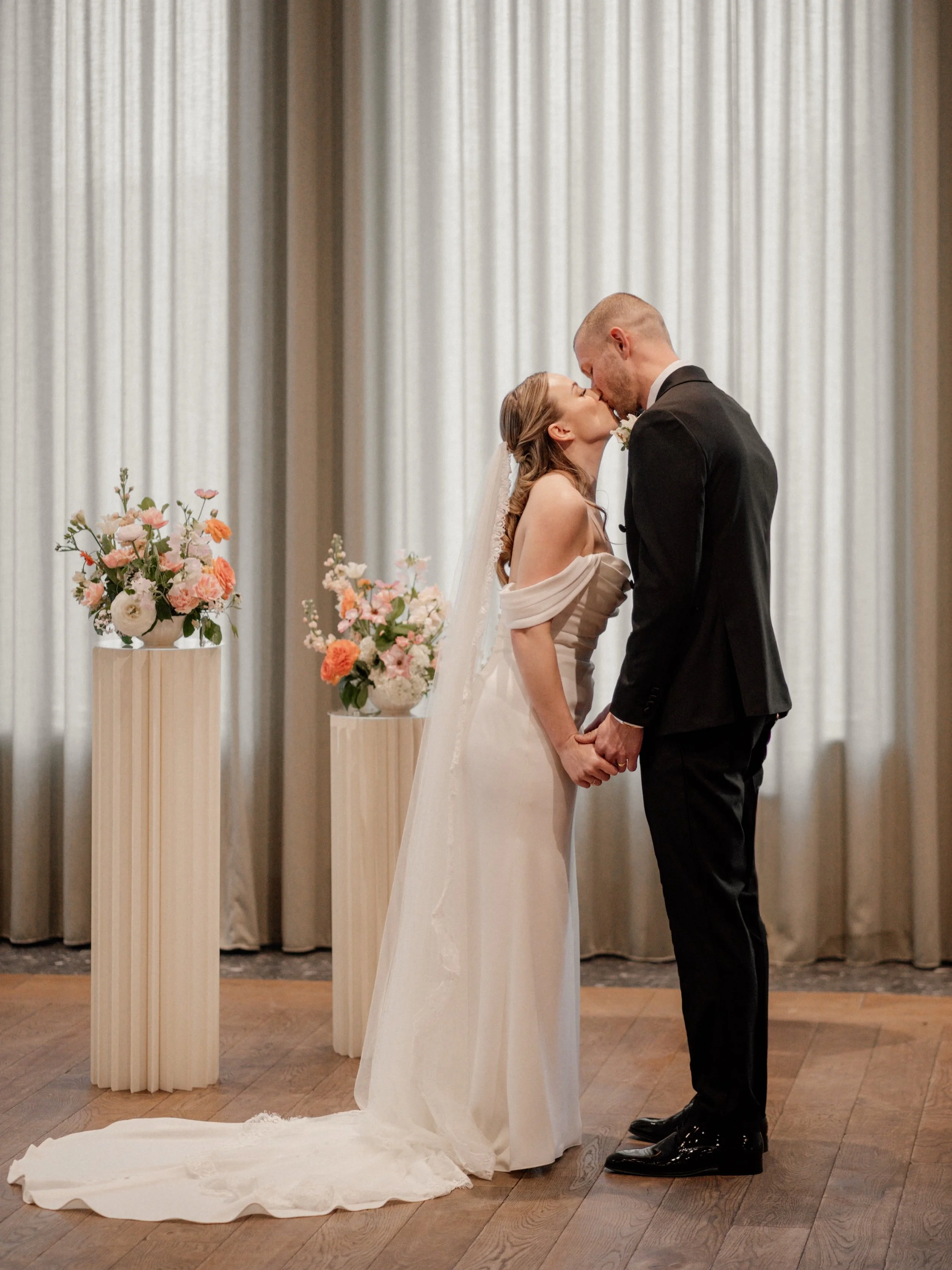 E&amp;S 

These two 🤍🤍 What a beautiful couple with a clear design for what they wanted on their wedding day. Couples like these are why I am so passionate about my curated collection service. It all looks incredible! Beautifully captured by @charl
