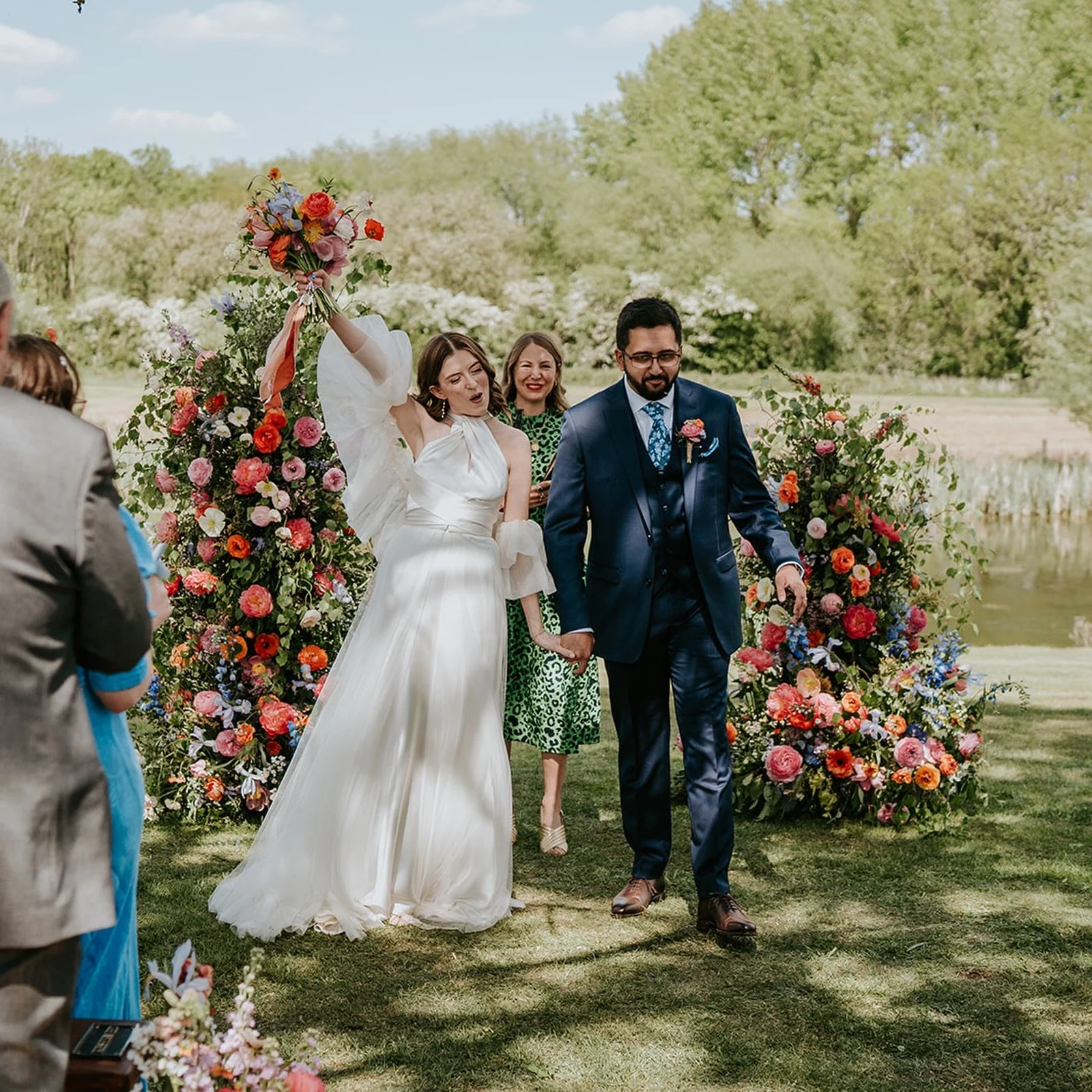 May weddings.

Spring will always be my favourite season and it really is serendipity that May brings me some of my favourite weddings to flower. This beautiful day last year was filled with a lot of love and laughter. Captured by @magdakphotography 