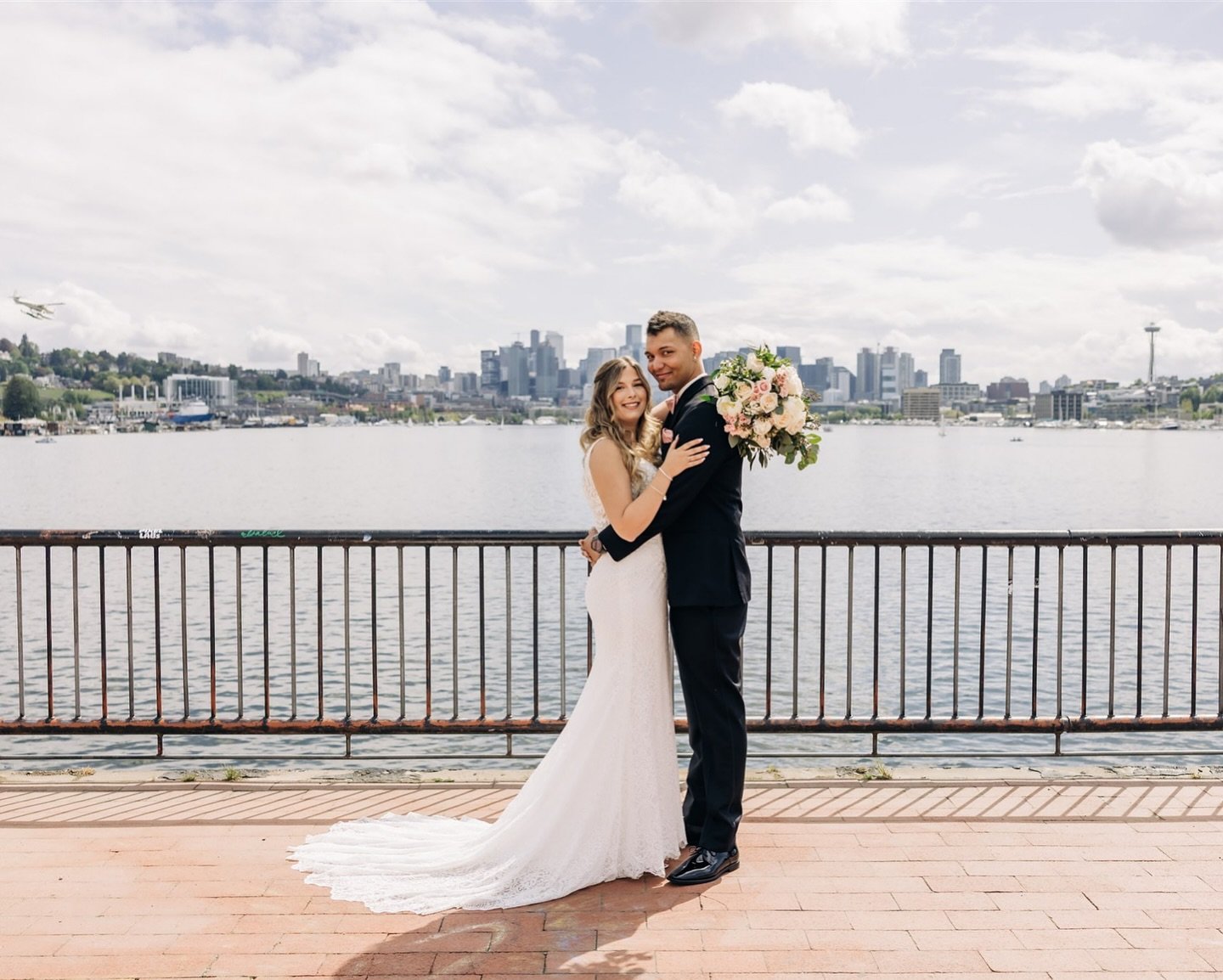 What a magical day! Gas works was the perfect place for wedding portraits. You have the city skyline behind, space needle to the right and a seaplane happened to be landing on the left. It doesn&rsquo;t get more Seattle than this. So happy for this b