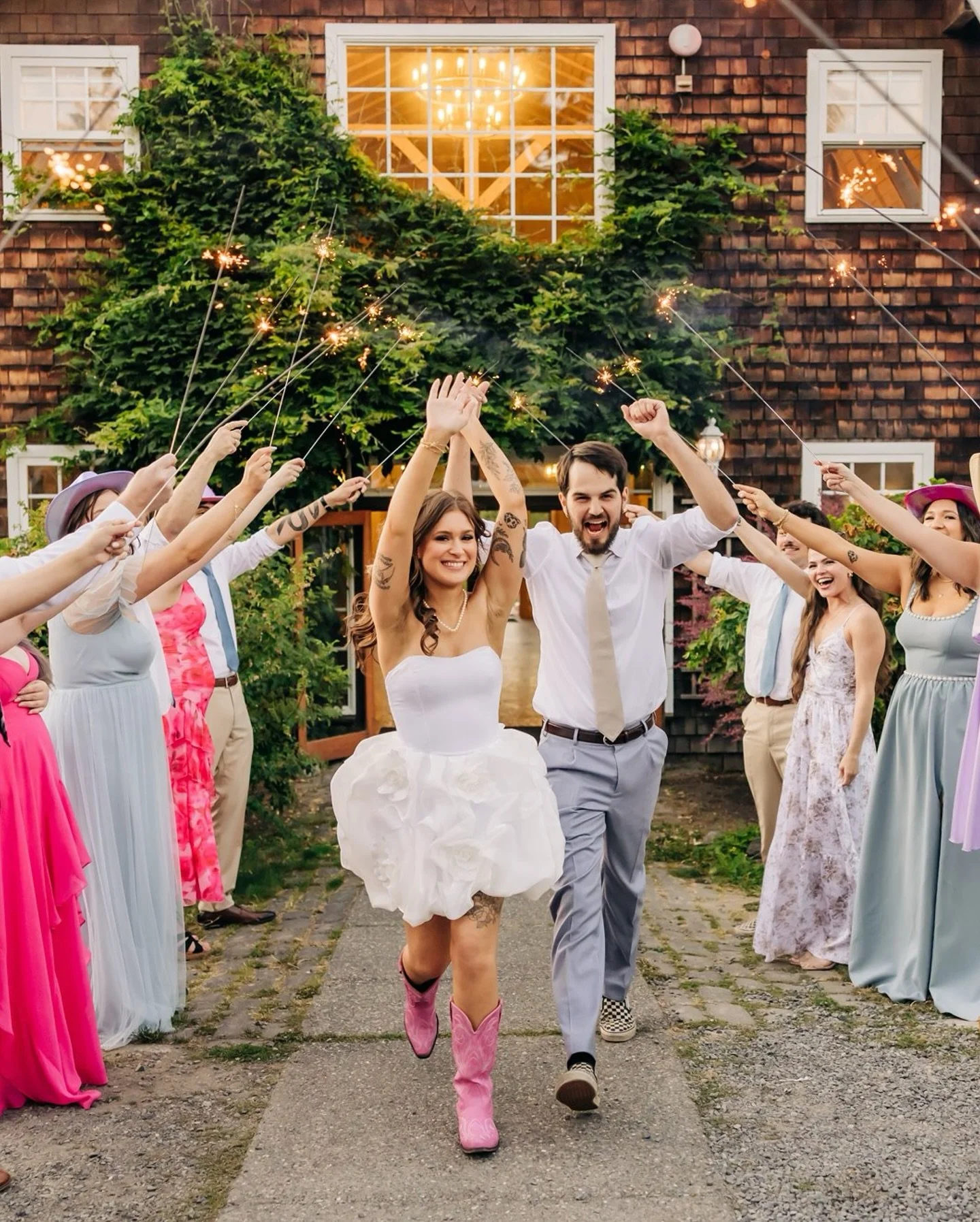 What a beautiful wedding for this amazing couple! These two wanted a relaxed day in a peaceful setting celebrating with their favorite people and that is exactly what they got. Highlights included private vows, a dress change, a last dance with the w
