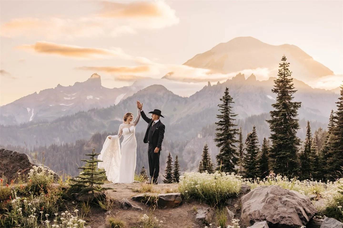Just the two of them and the mountain they waited so patiently for. When we arrived you couldn&rsquo;t see Rainier due to clouds but just as the sun was setting they dissolved. A perfect ending to a perfect day. Congratulations C+J! ❤️