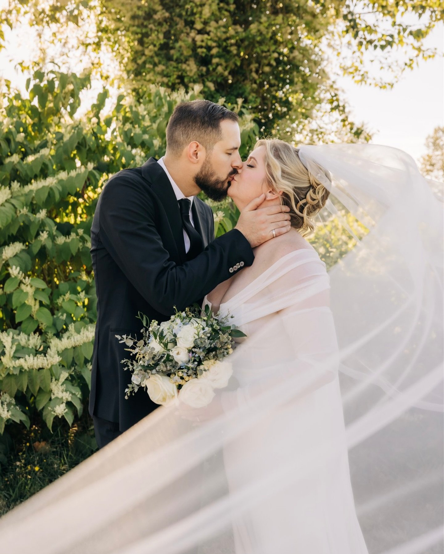 C + C have the kind of love that everyone around them can feel. They have this warmth about them that is truly special. Their wedding day reflected their energy perfectly. It was a gorgeous sunny day full of laughter and happy tears, with meaningful 