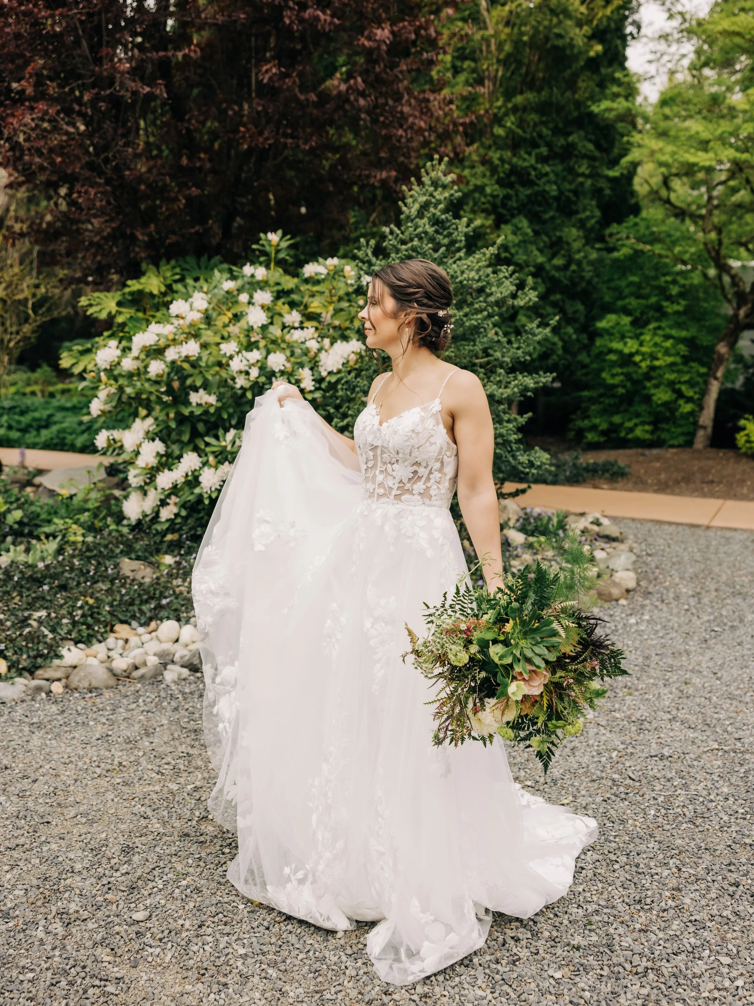 What a magical day at @jardindelsolsnohomish for the @mysnohomishwedding tour. It was so nice to meet so many new people and to connect with some of my couples in person before their big day.