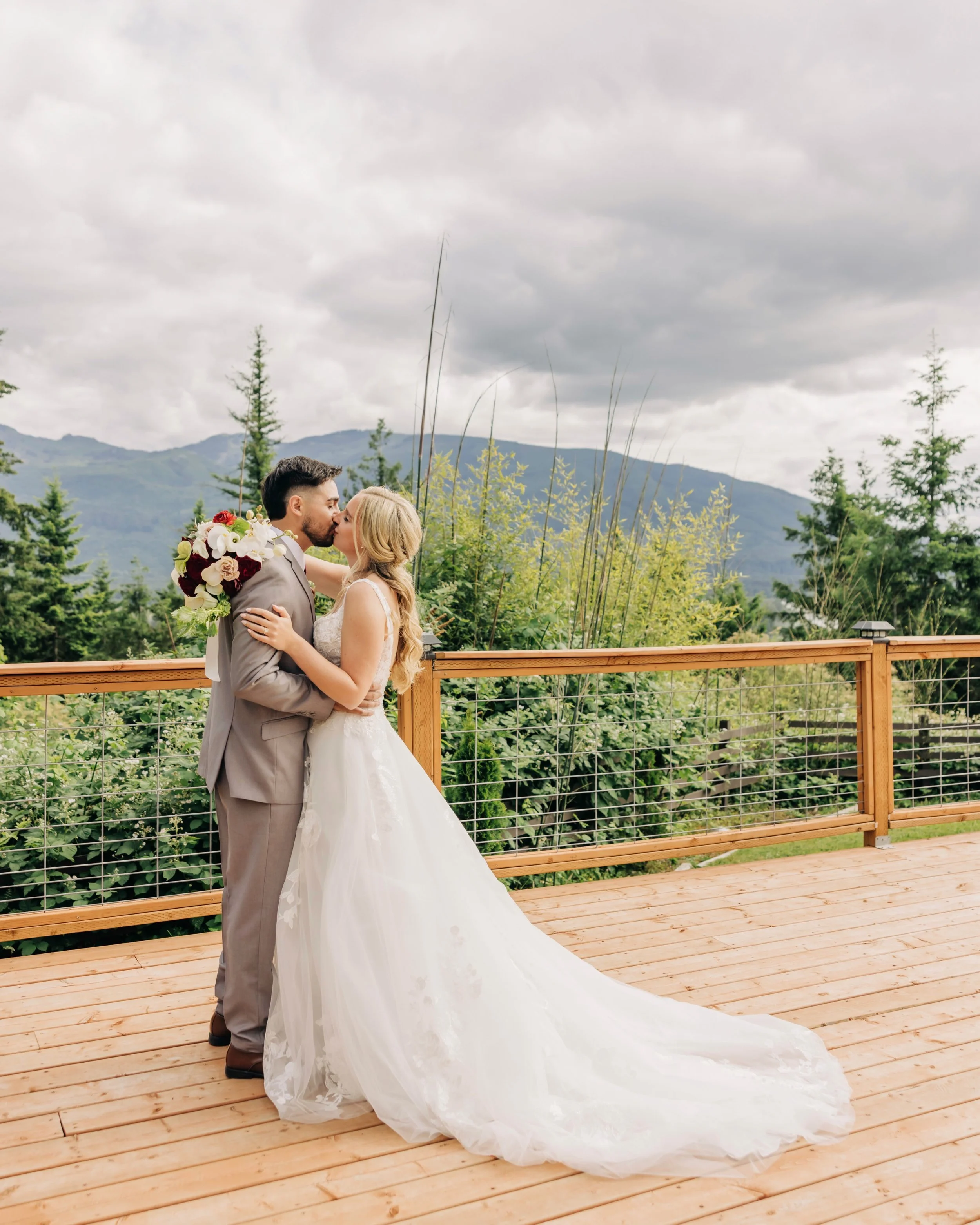 Imagine getting married at a private mansion in the mountains. @thecasagrandevenue is such a beautiful venue for a micro wedding or elopement. I&rsquo;m blown away by this space and the views. We had a great team of vendors to help show off its poten