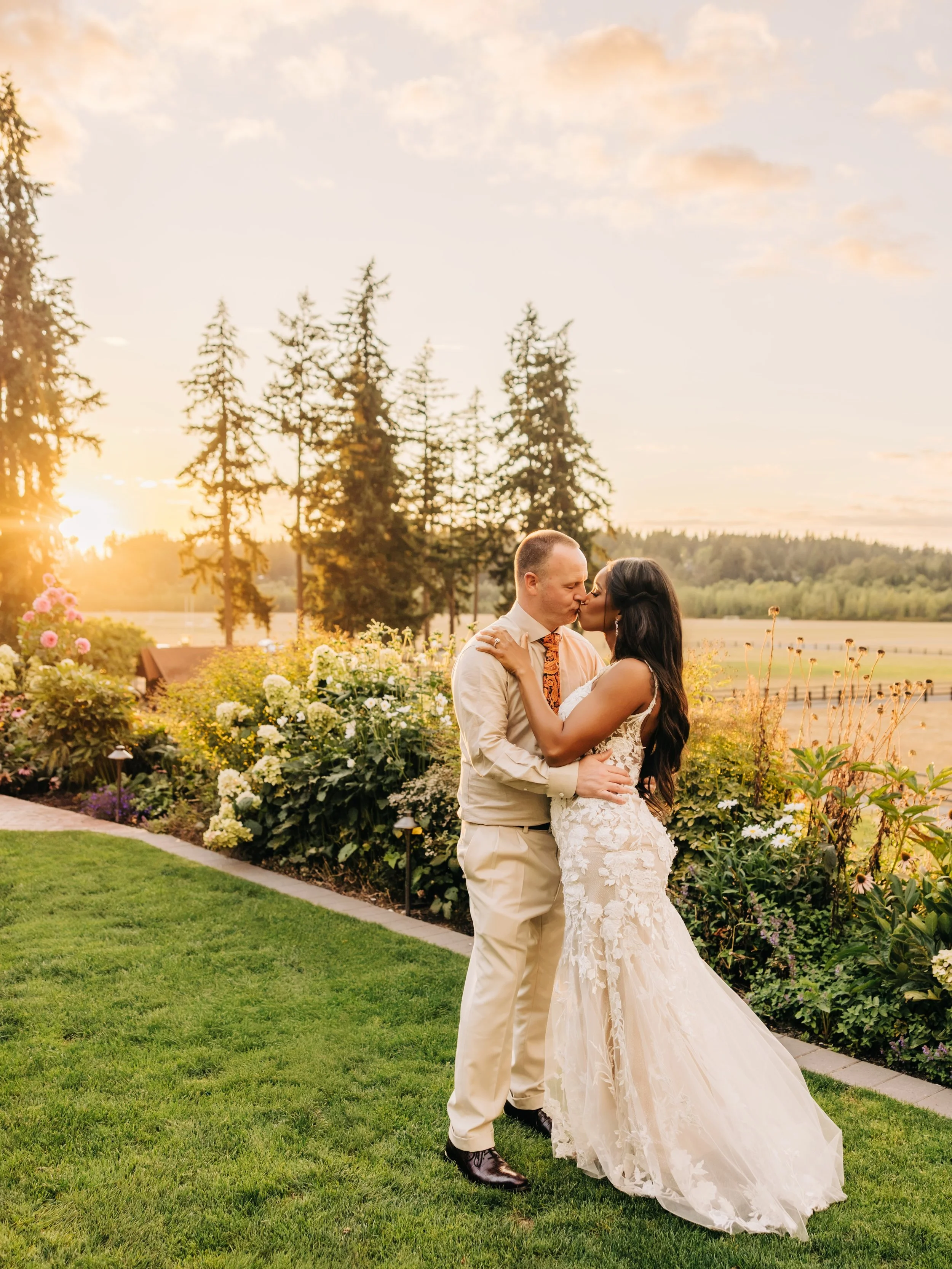 One month down, a lifetime to go. Happy gallery delivery day A+B, your wedding was absolutely gorgeous. I wish you and your beautiful family the very best on this next chapter. ❤️