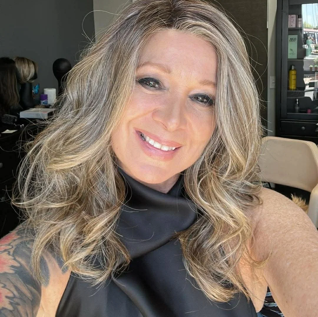 Did you know that we also we specialize in restoring and recreating synthetic wigs and toppers ? 
We also offer the full @jonrenau collection upon consultation.💞💞💞
#syntheticwigs #hdwigs #jonrenau #wigstylist #azwigs