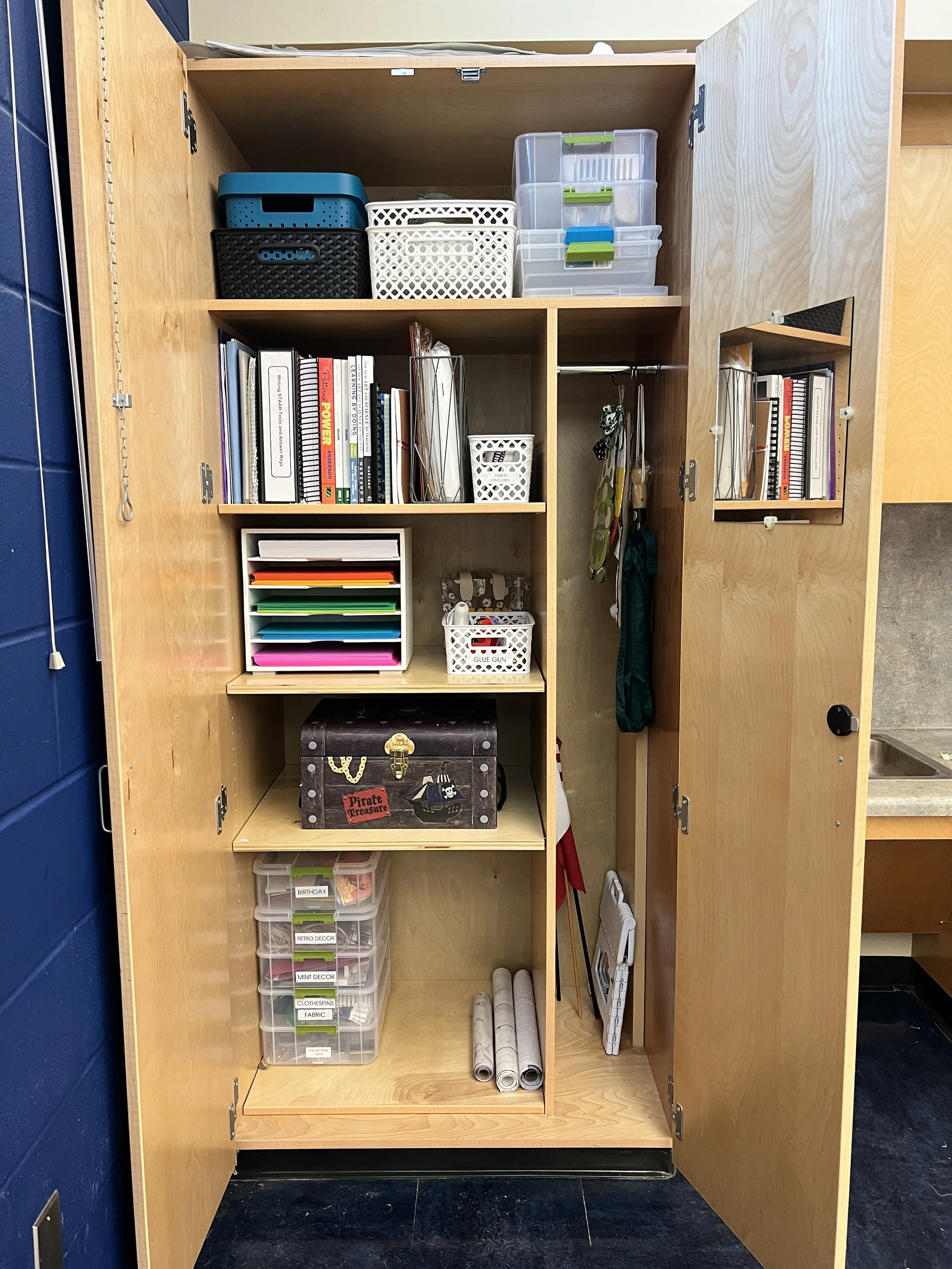 End-of-the-Year Classroom Organization (KonMari Style!)