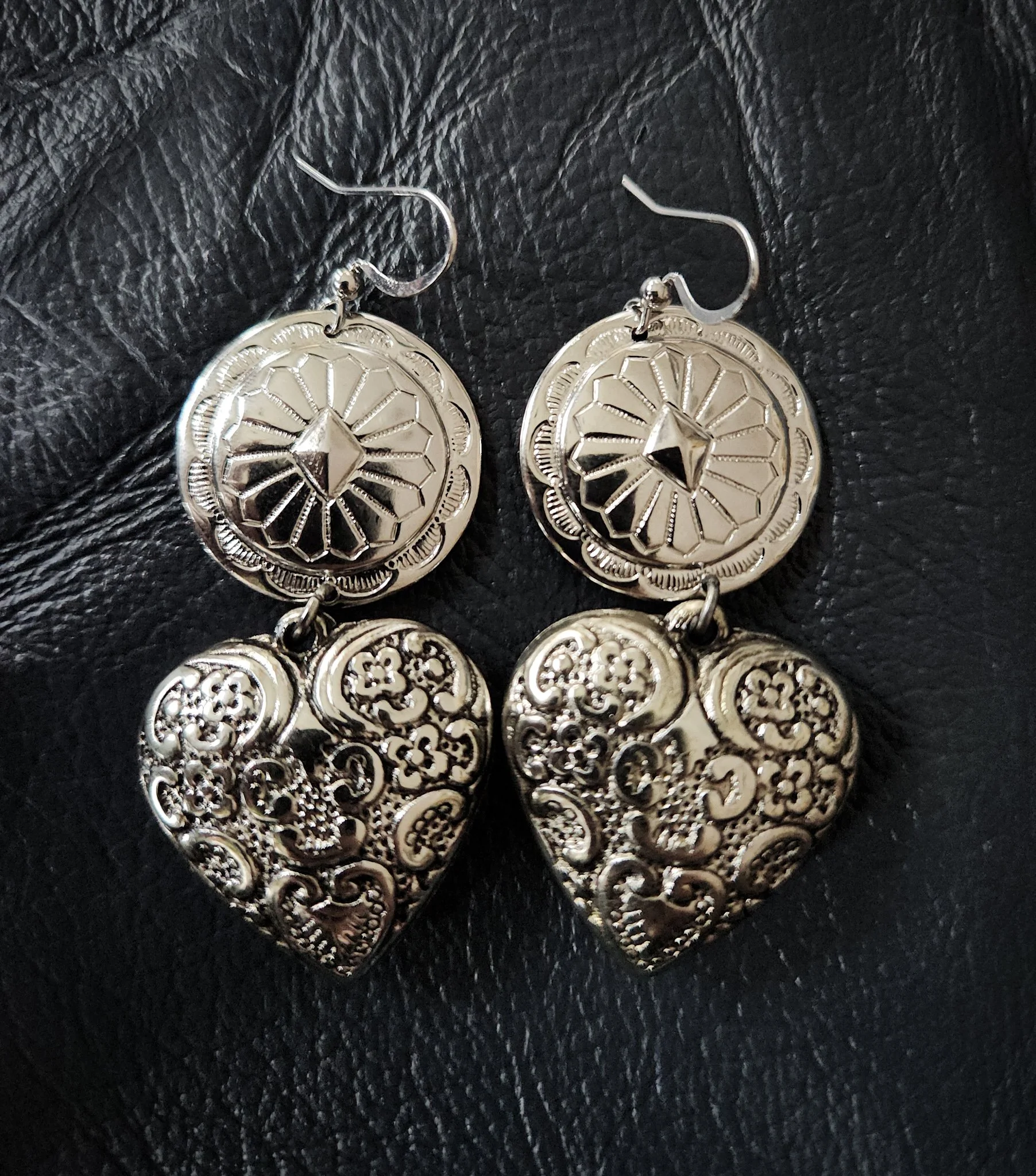 Instruction In Love : Earrings